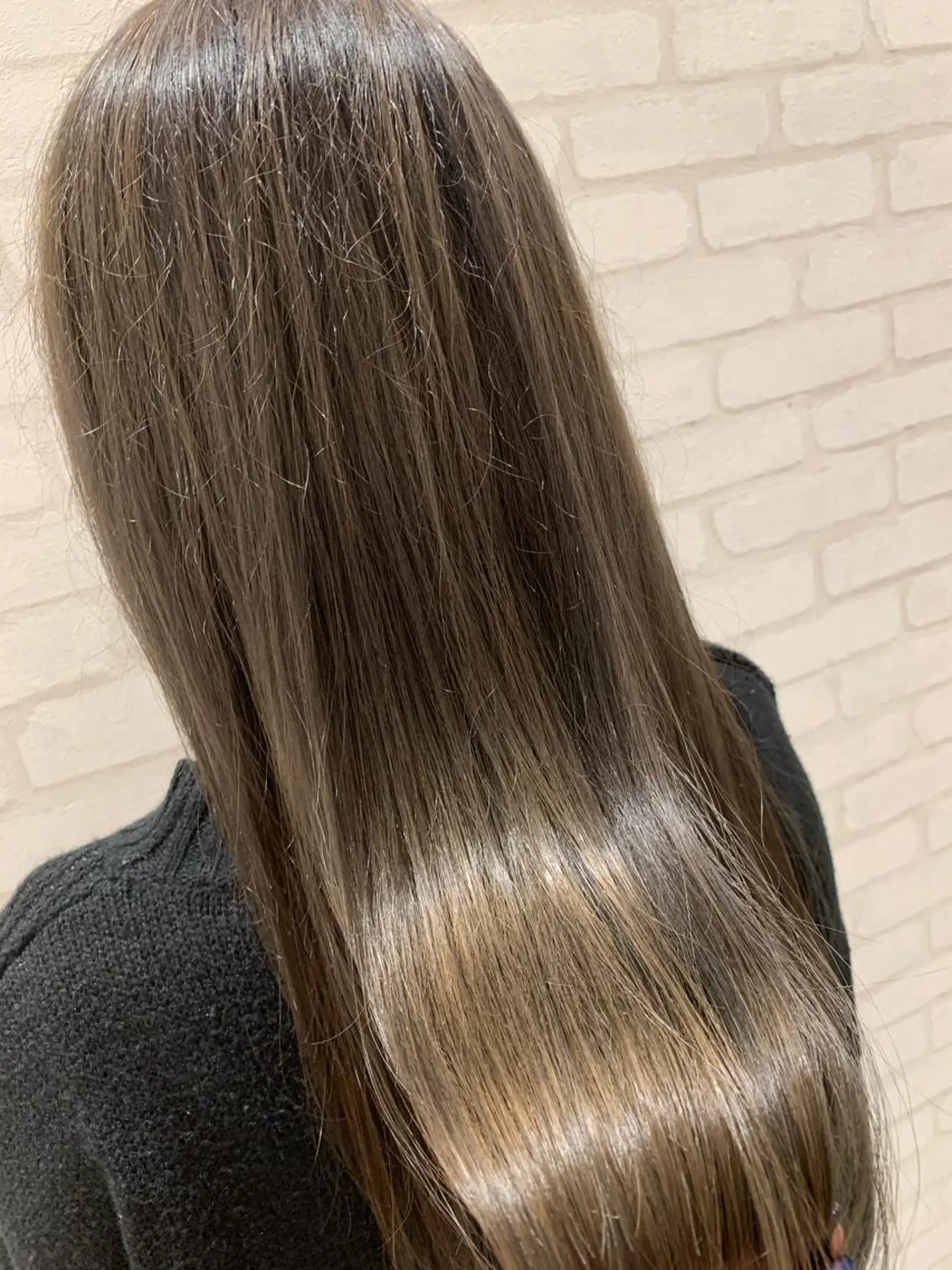 ロング カラー グレージュ シルバー シルバーグレージュ Gain所属・Gain Nanamiのエステ・リラクイメージ