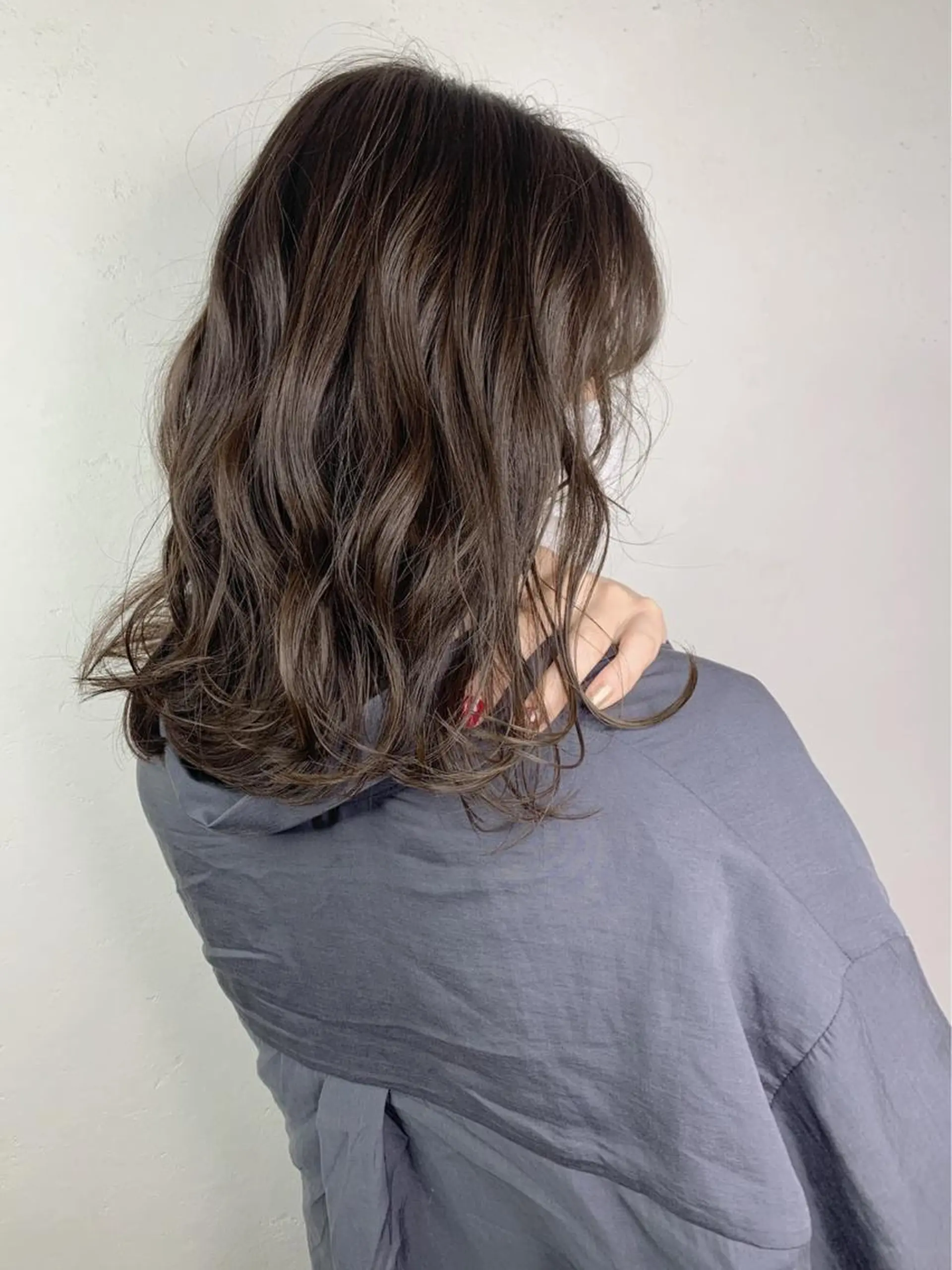 ミディアム アンダーバーホワイト 堺東店のヘアスタイル