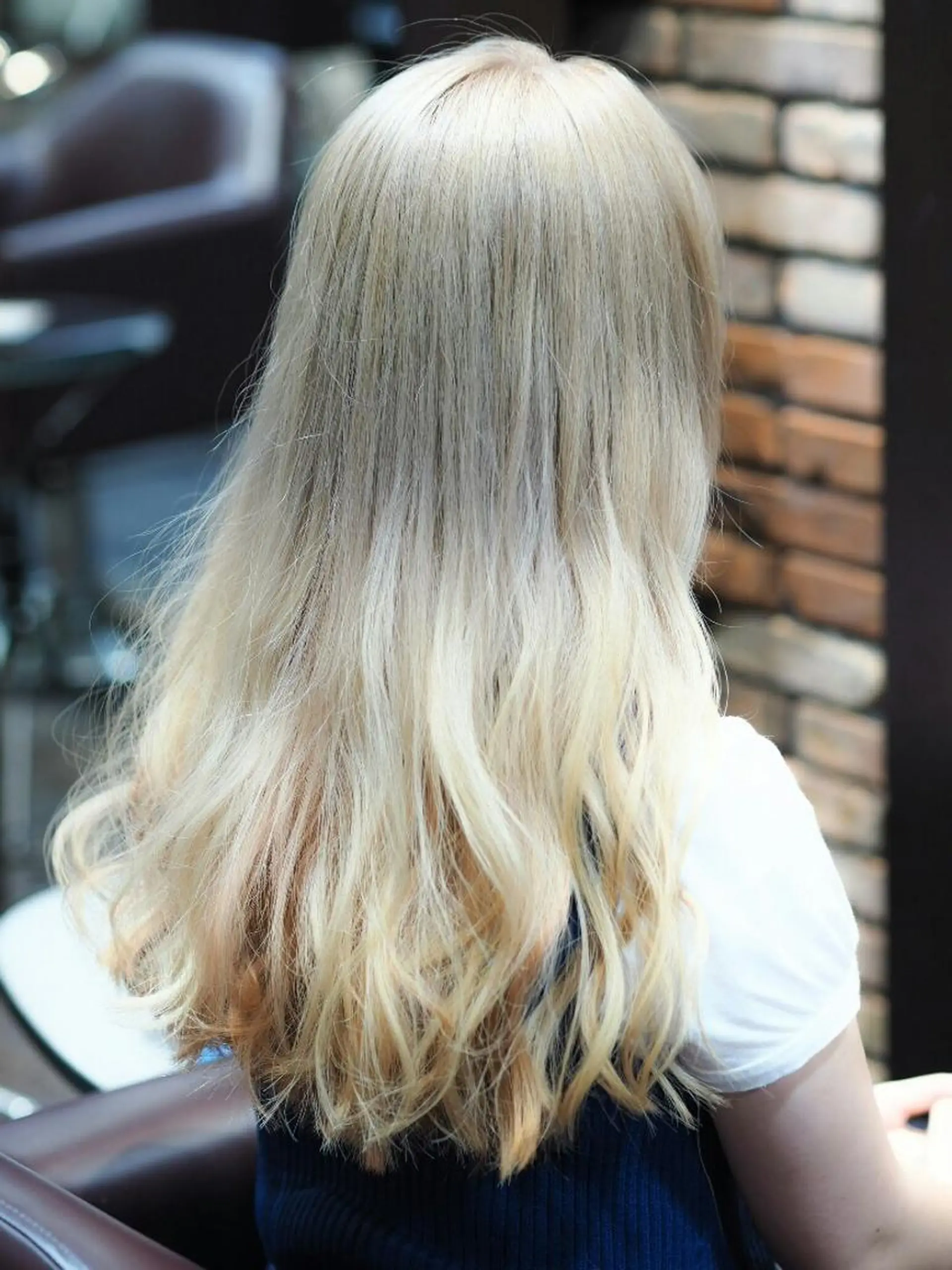 セミロング ロング カラー ブリーチ グラデーションカラー インナーカラー 辻 竜也　のヘアスタイル