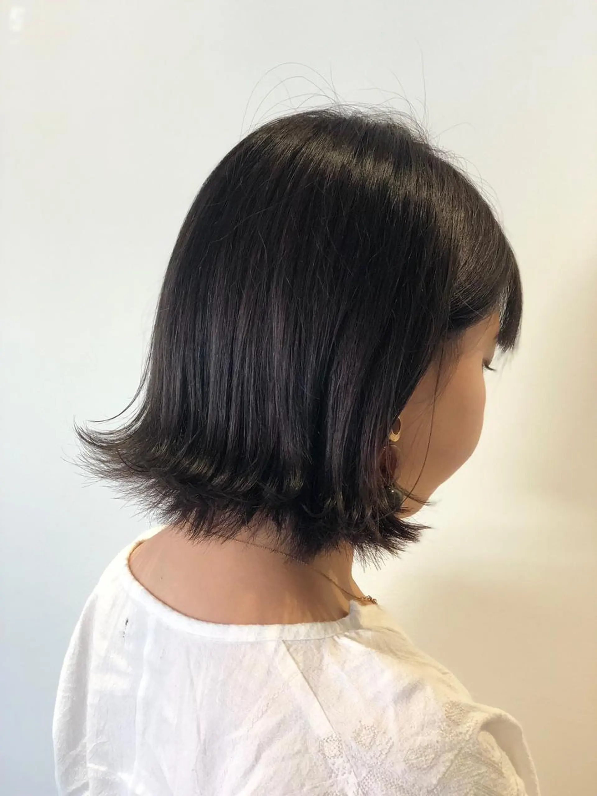 ショート カラー ダークグレー あらい なつみのヘアスタイル