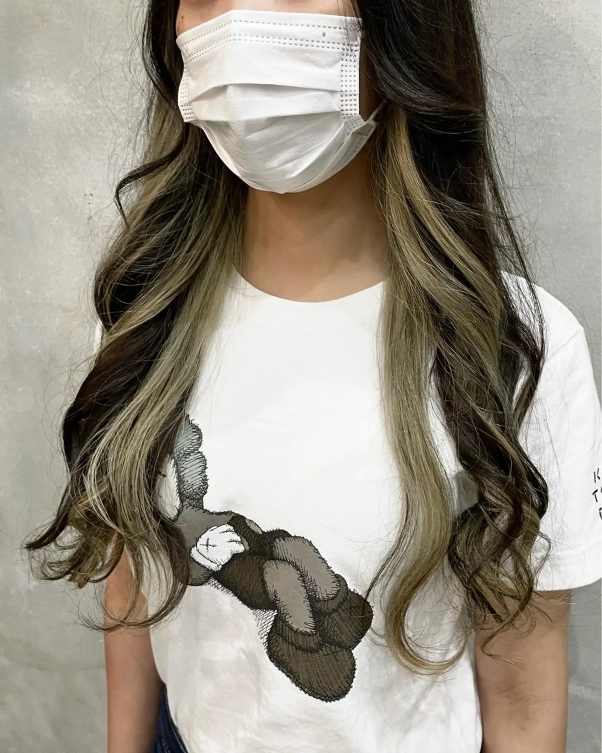 ロング カラー ベージュカラー インナーカラー ホワイトベージュ 韓国風ヘア ヘアカラー トリートメント 【ピンク/韓国ヘア/ ヘアセット】亜海のヘアスタイル