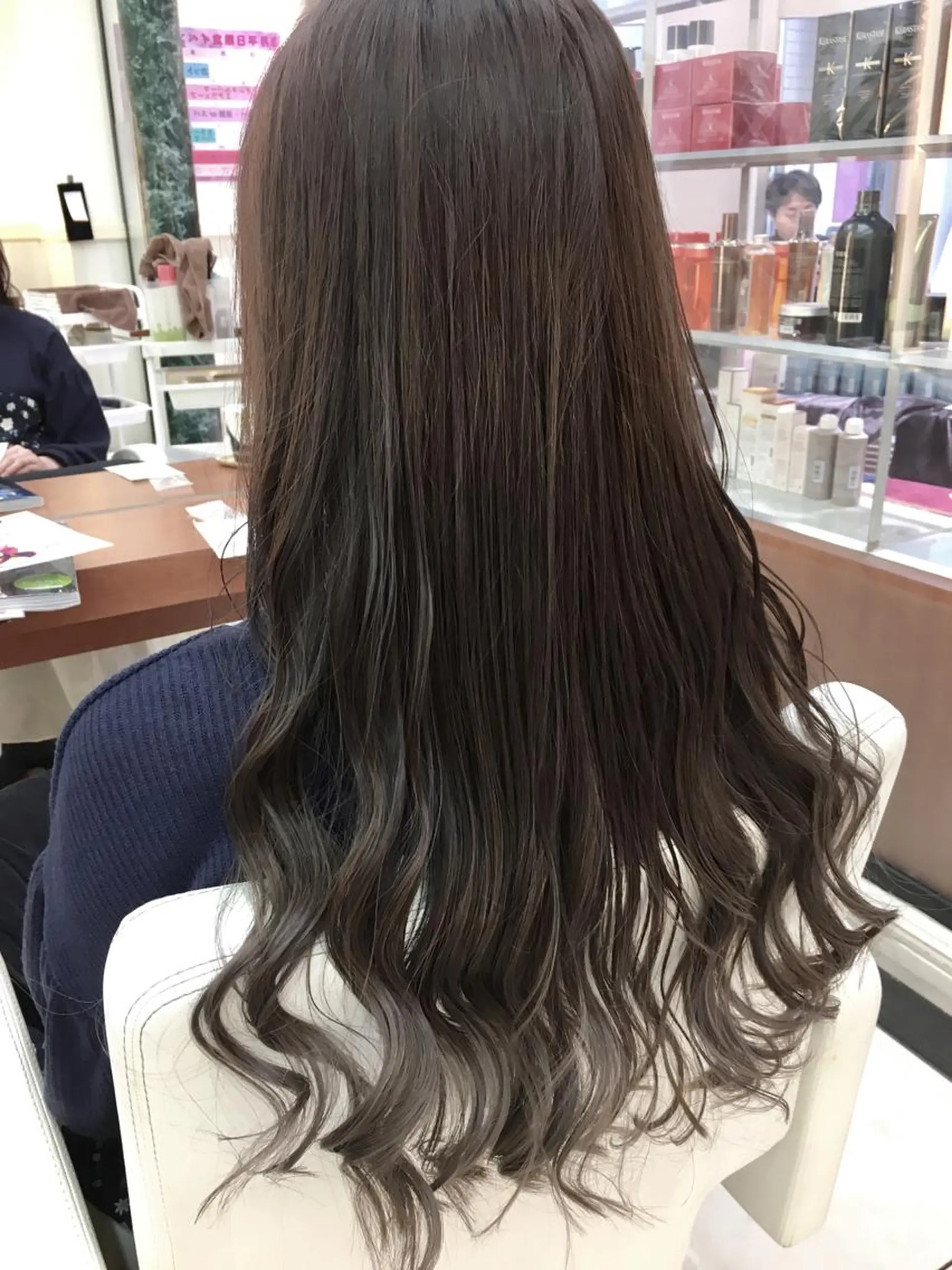 カラー アッシュ イルミナカラー ラベンダーカラー ラベンダーアッシュ 外国人風カラー カット ヘアカラー トリートメント ブリーチ/バレイヤ ージュ川端裕司のヘアスタイル