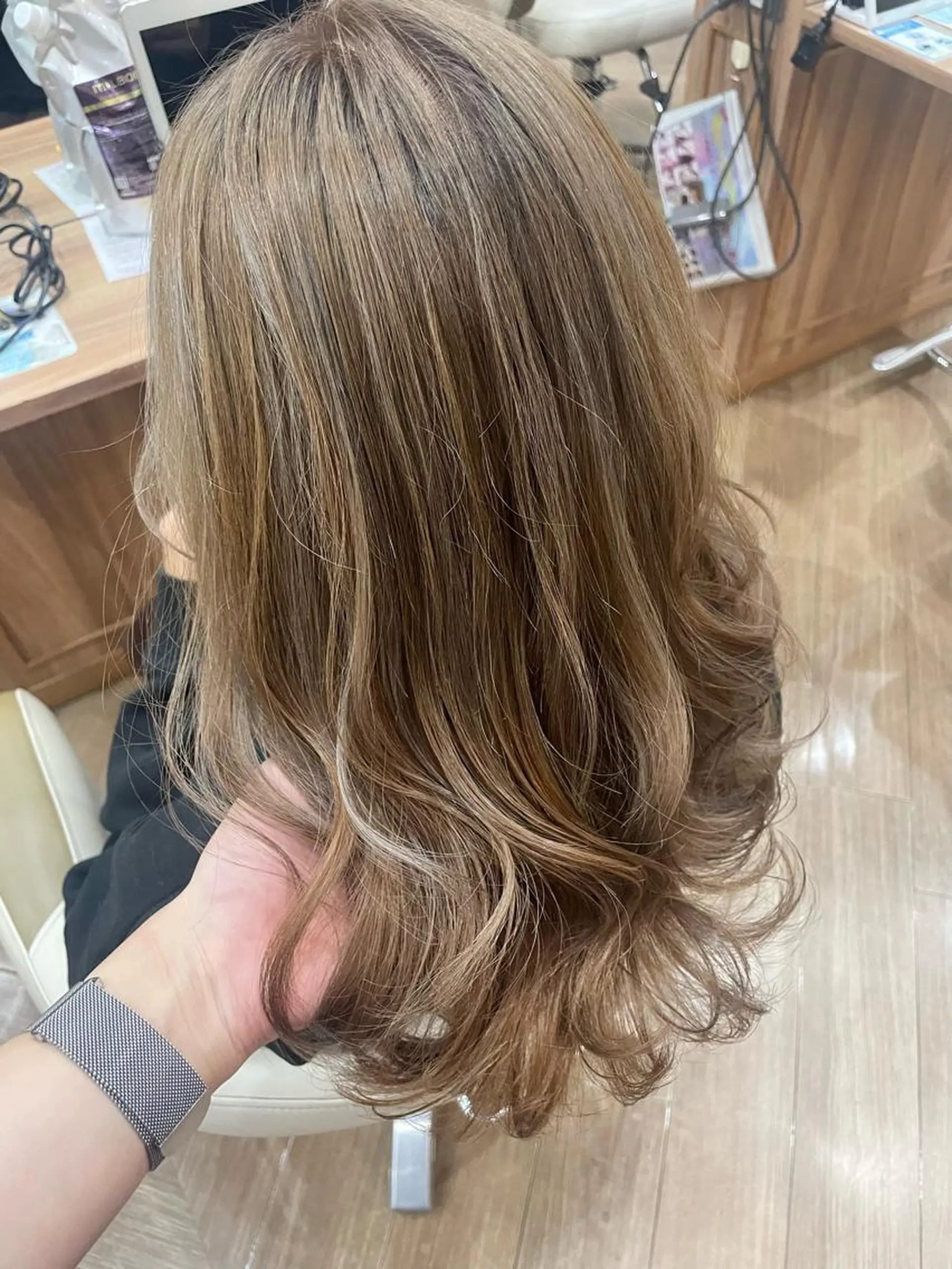 セミロング 堀口 鈴花のヘアスタイル
