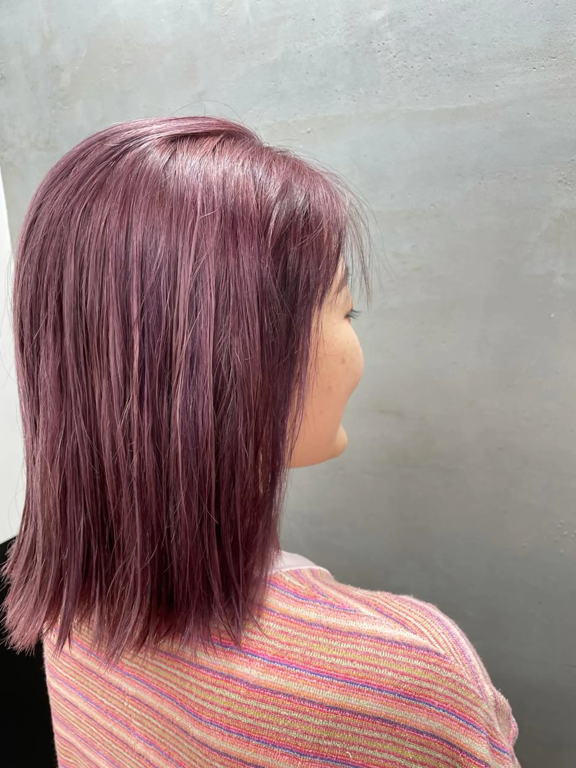 ミディアム パープルカラー ハイトーン 🌷ハルミ🌷のヘアスタイル