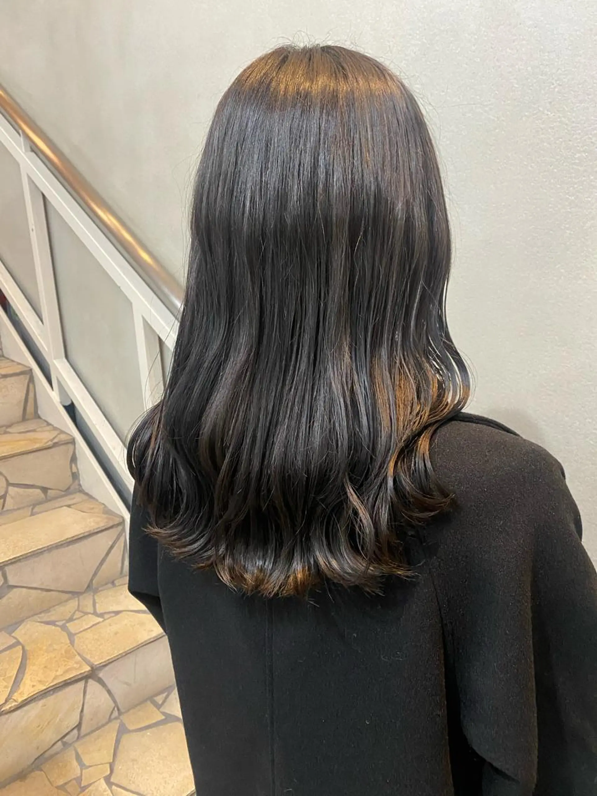 セミロング 艶カラー　宮﨑 蒼のヘアスタイル