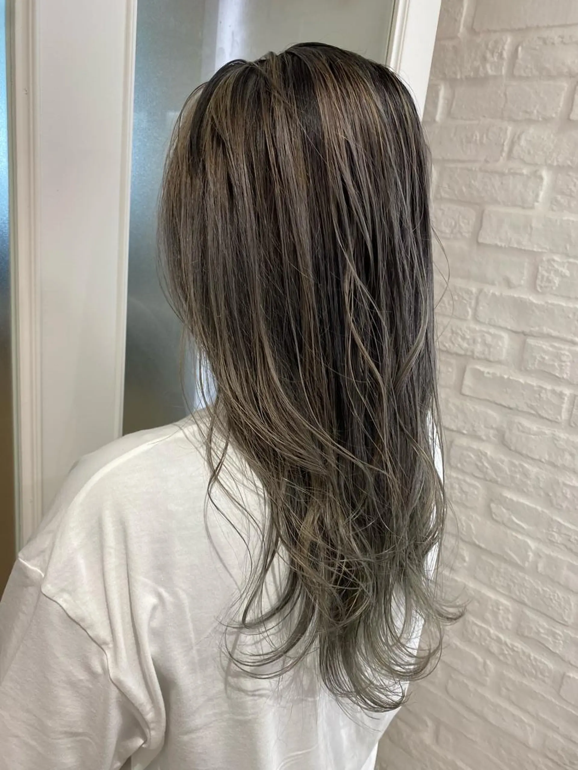 ロング ヘアカラー 🍀透明感抜群🍀/ ハイトーンカラーのヘアスタイル