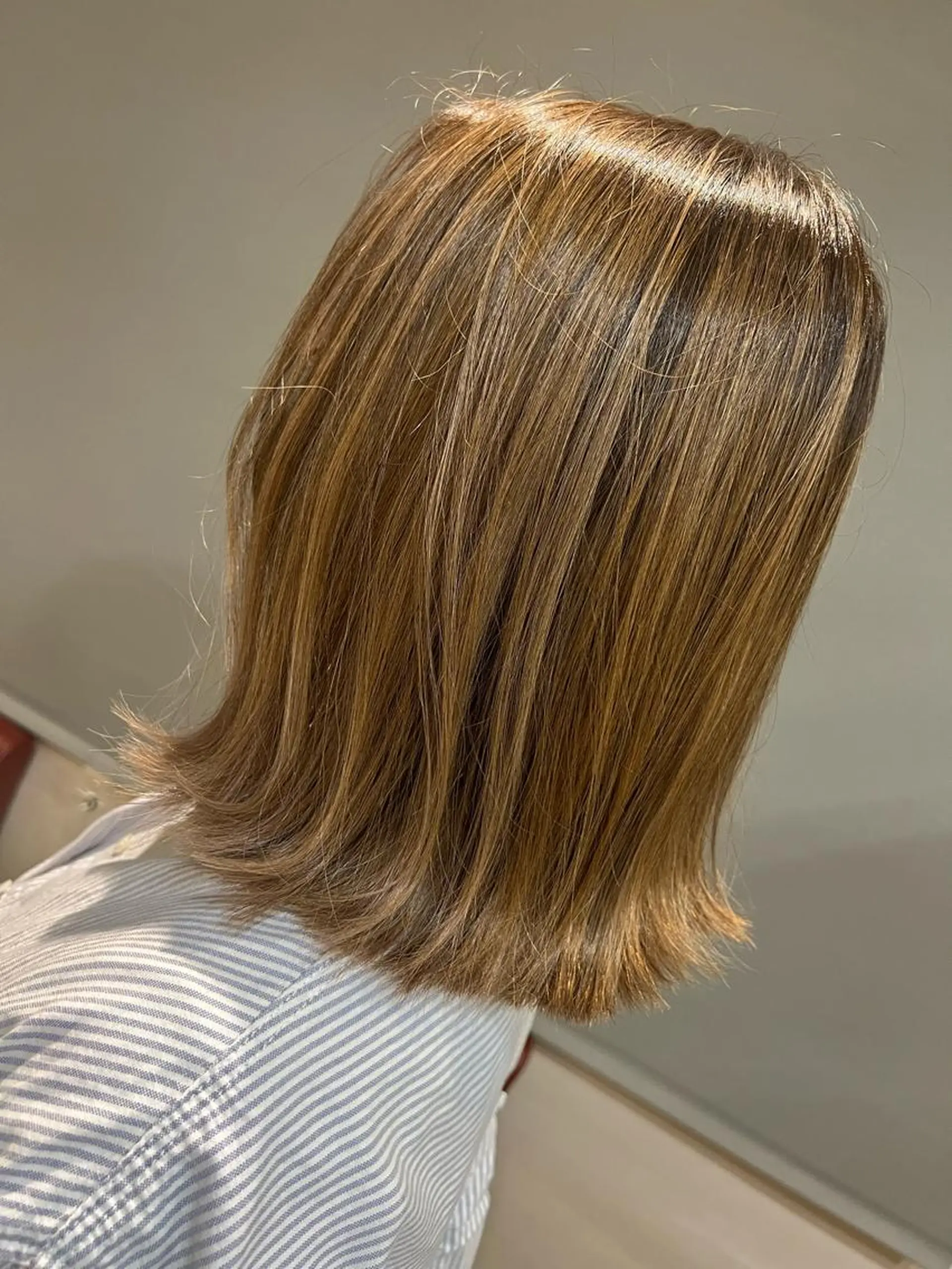 ミディアム ボブ 外ハネヘア Appeler Kana yのヘアスタイル