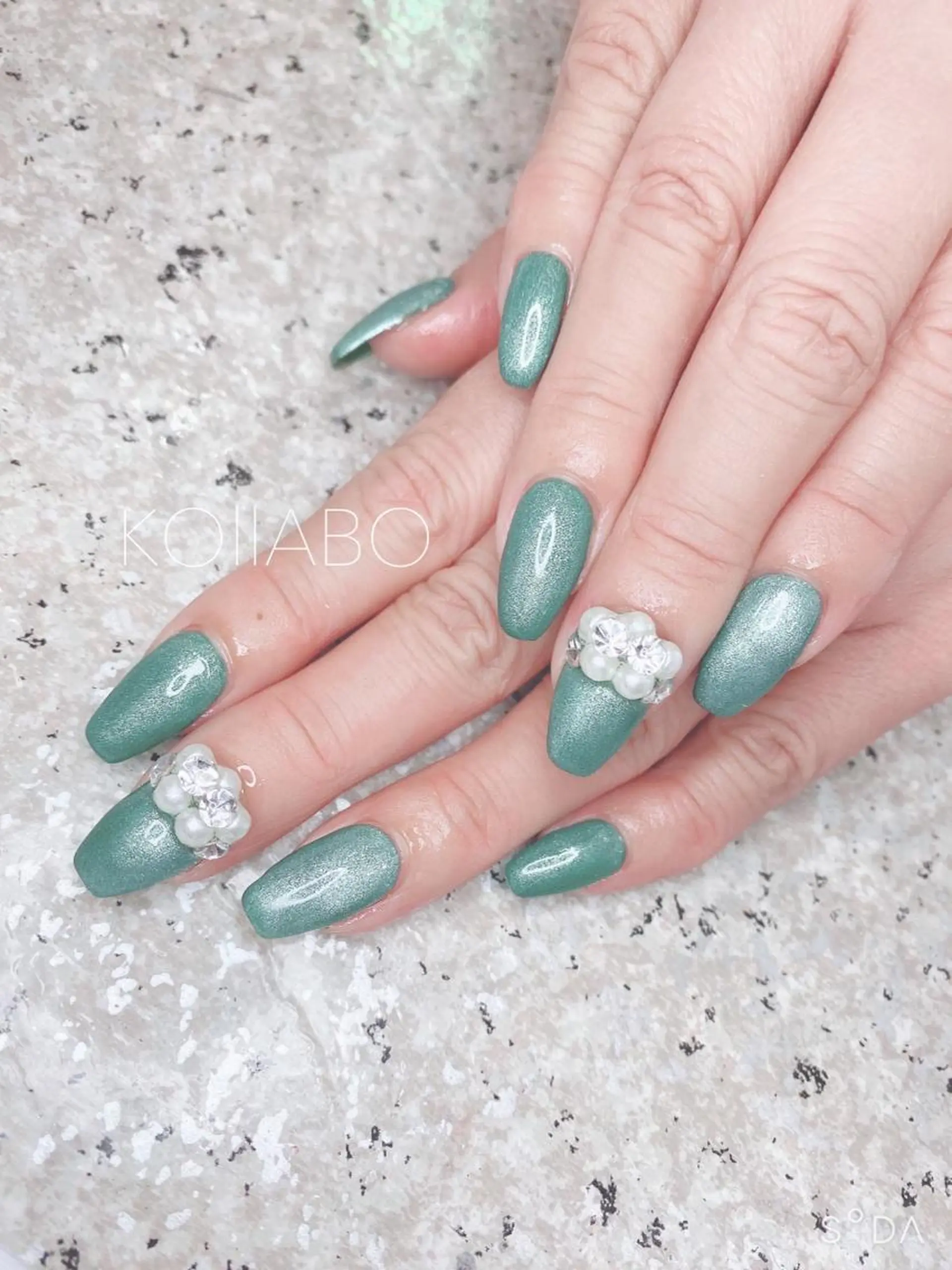 ネイル KOLLABO nailのネイルデザイン
