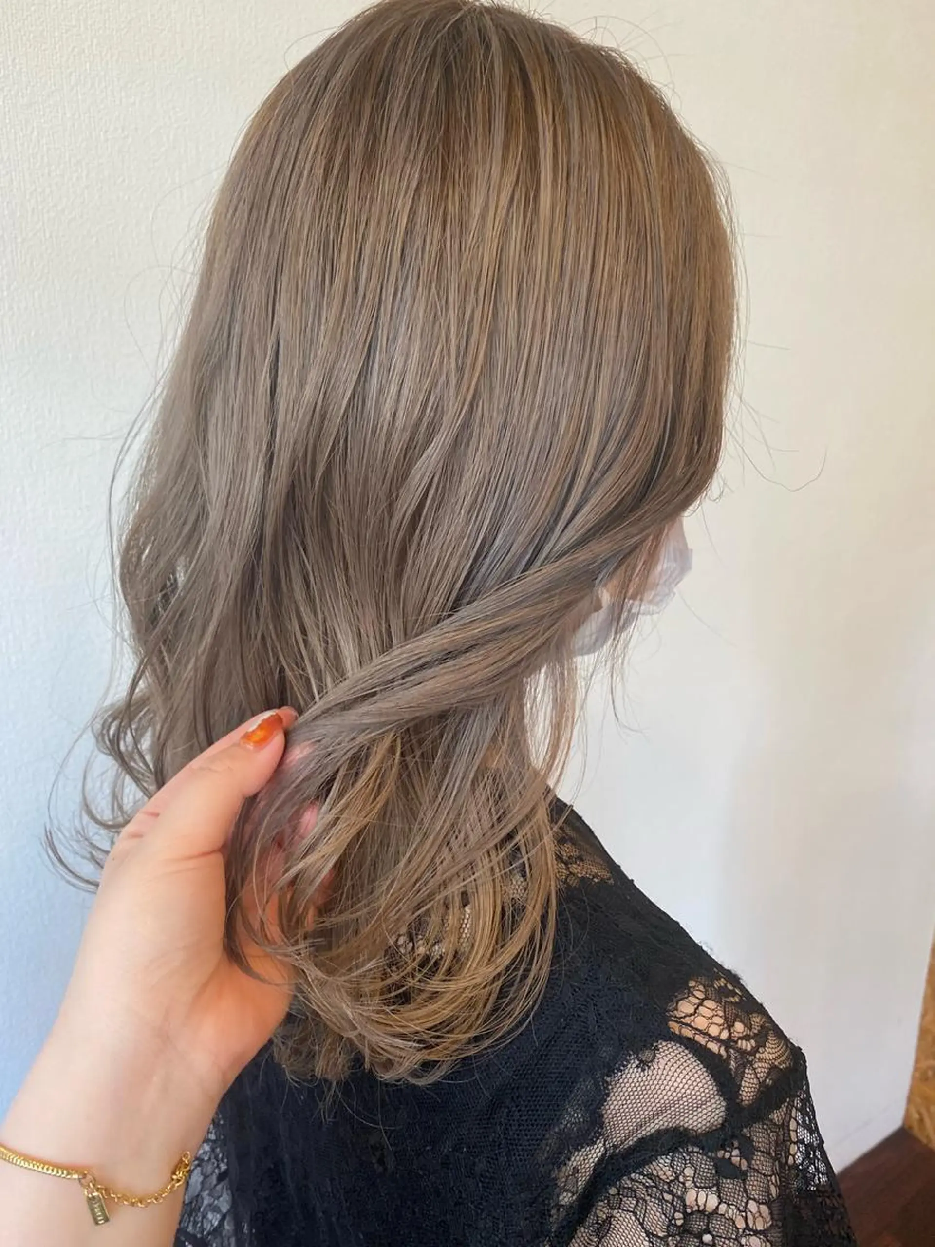 セミロング カラー ヘアアレンジ ダブルカラー ダメージレスサロン✨ kayo🌱のヘアスタイル