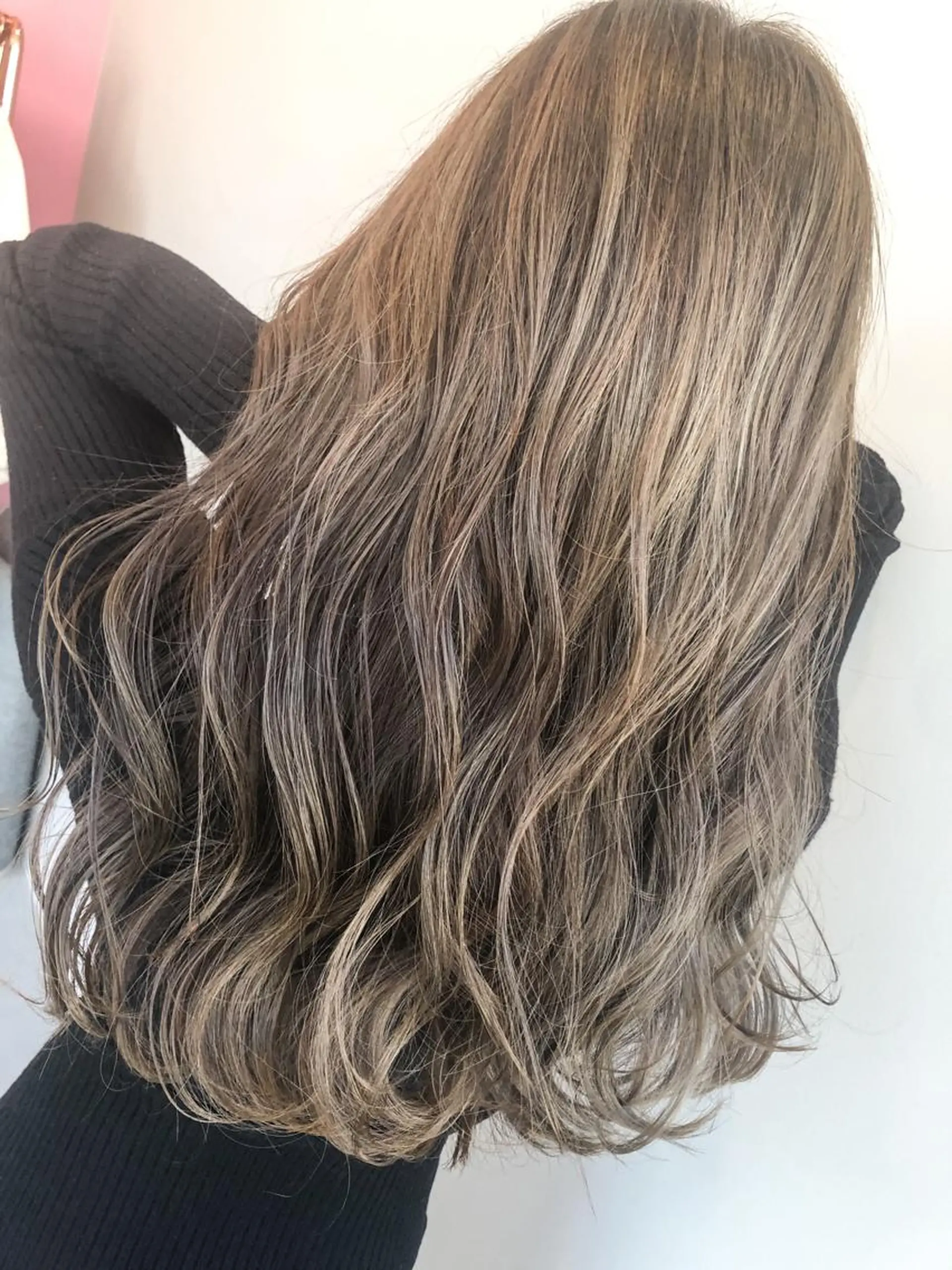 ミディアム カット ヘアカラー トリートメント MIRIM栄 野田航生のヘアスタイル