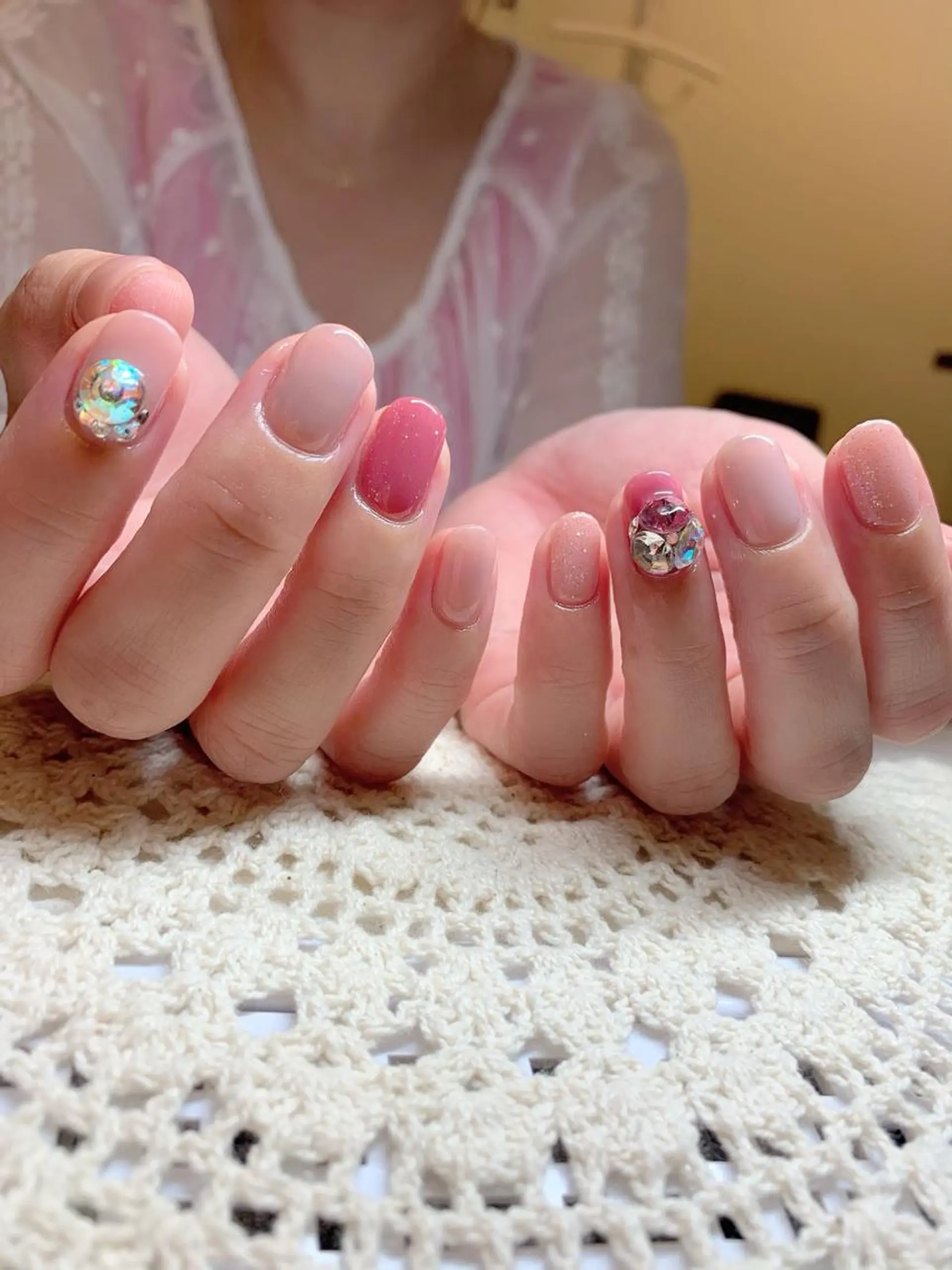 ネイル ストーンネイル ハンドネイル Nail salon viewt55☺︎のネイルデザイン