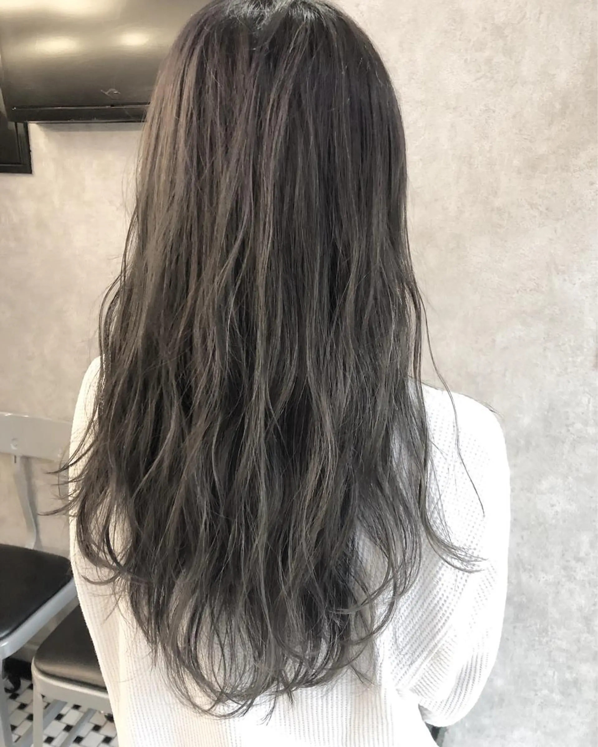 ロング カラー カット ヘアカラー トリートメント 顔周りレイヤー/韓国 ブリーチminamiのヘアスタイル