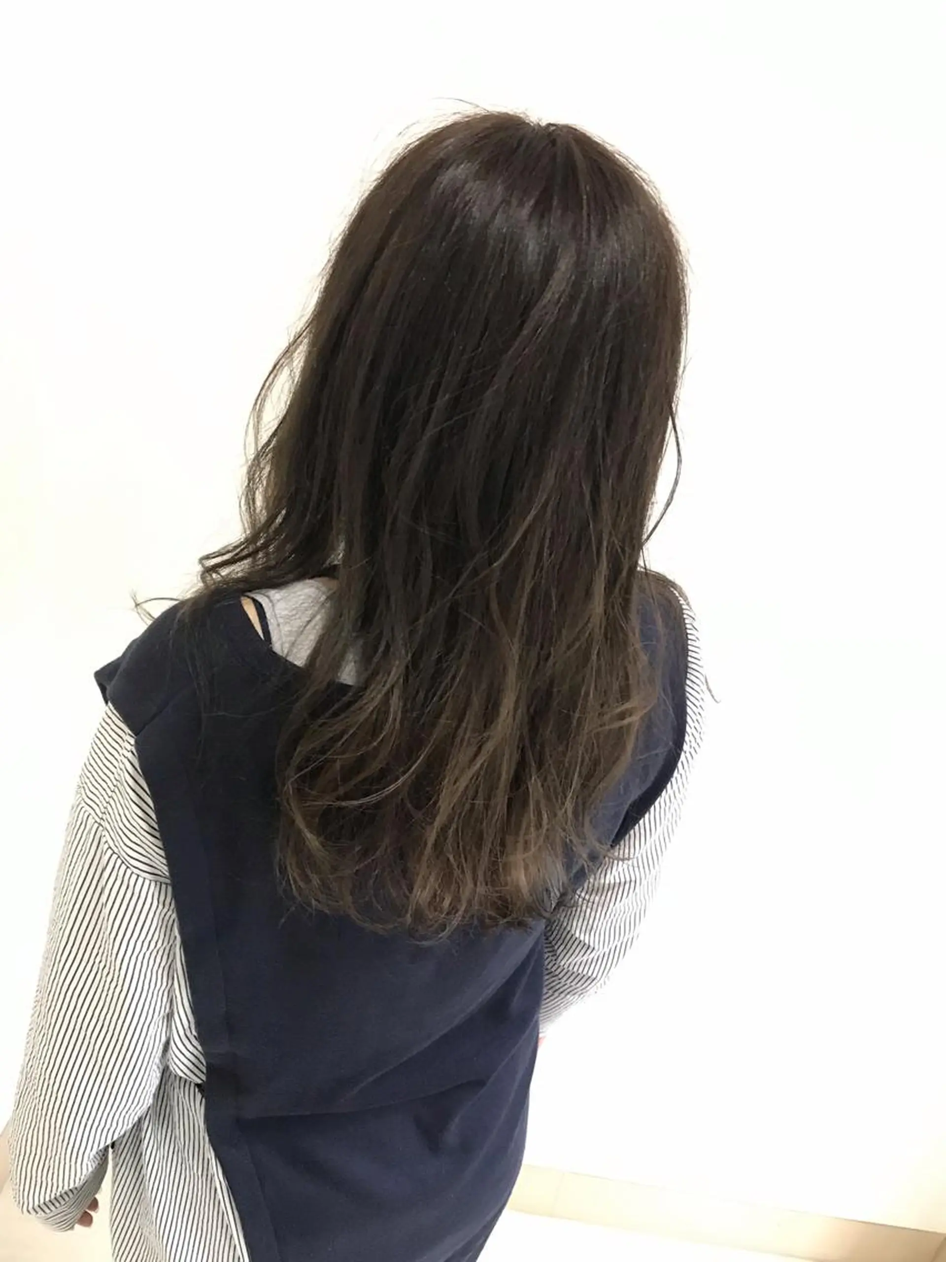 セミロング カラー Rayt hair レイトヘアーのヘアスタイル