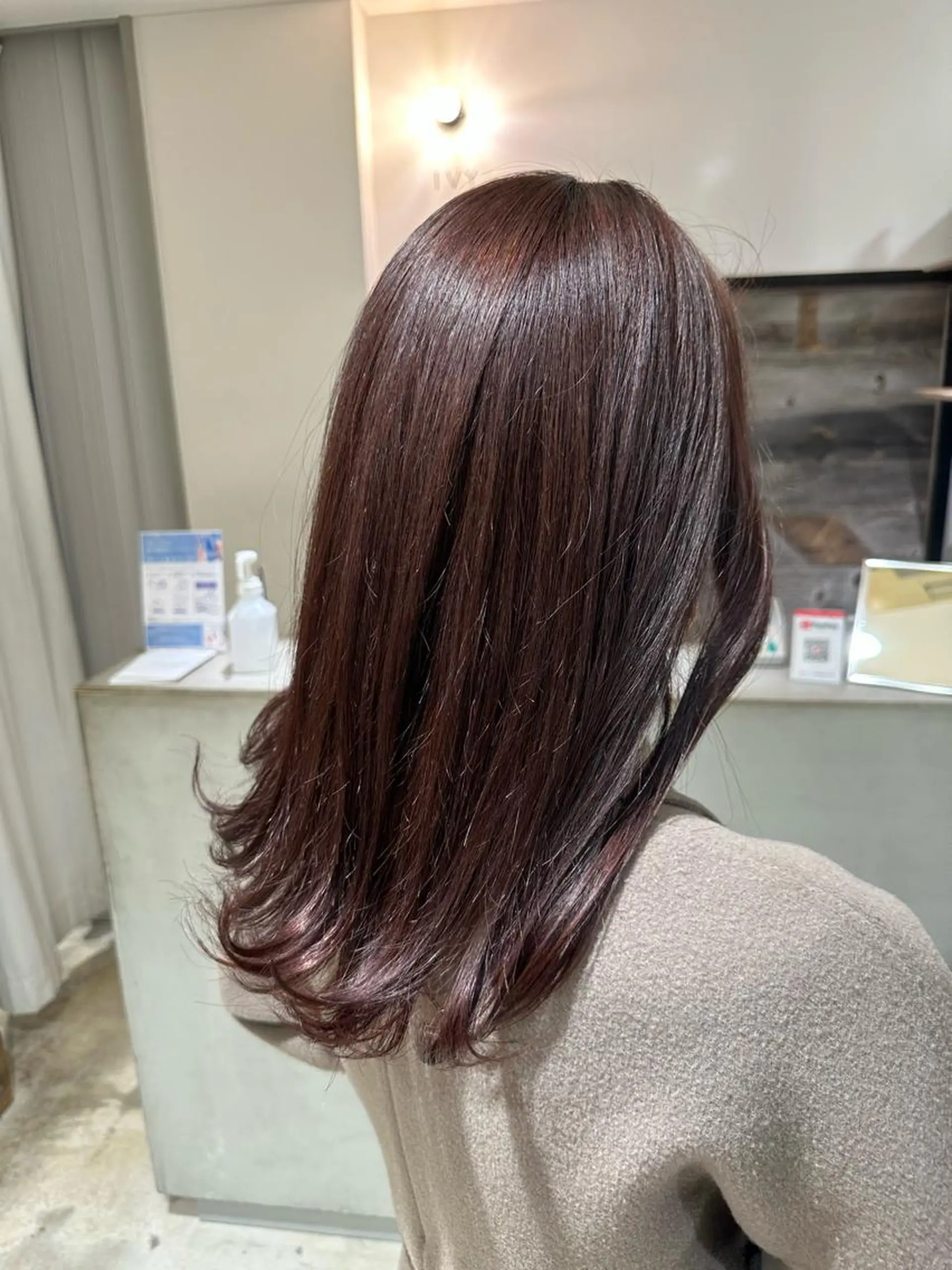 セミロング さかもと りくのヘアスタイル