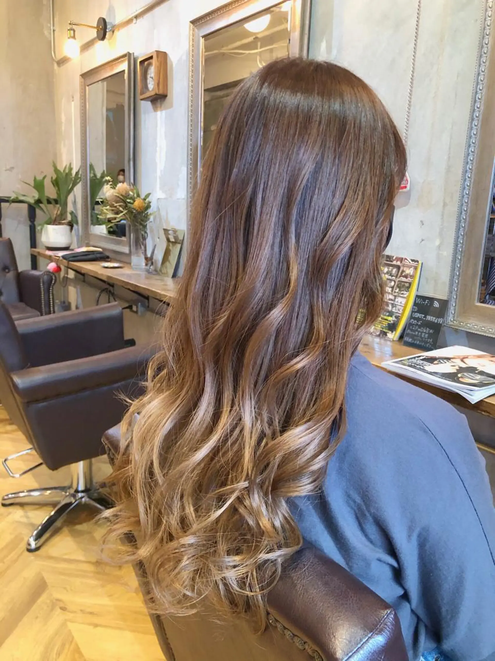 ロング カラー シールエクステ ミストバング ベージュカラー ブリーチ ダブルカラー ヘアカラー エクステ指名No.1 【店長】橘田のヘアスタイル