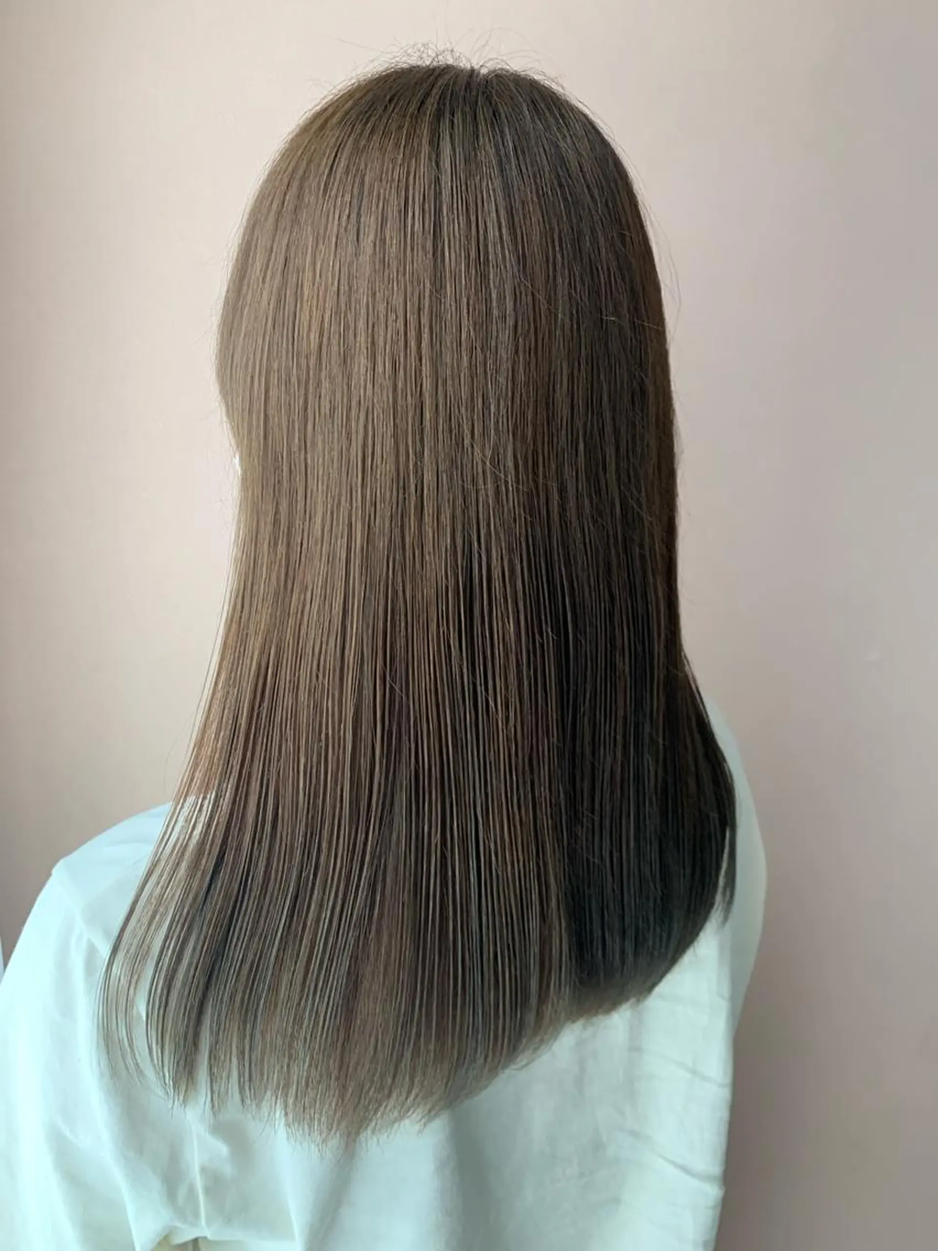 ロング カラー ベージュカラー ブリーチ ミルクティーベージュ ブリーチなしカラー hub hair レイヤー/透明感のヘアスタイル