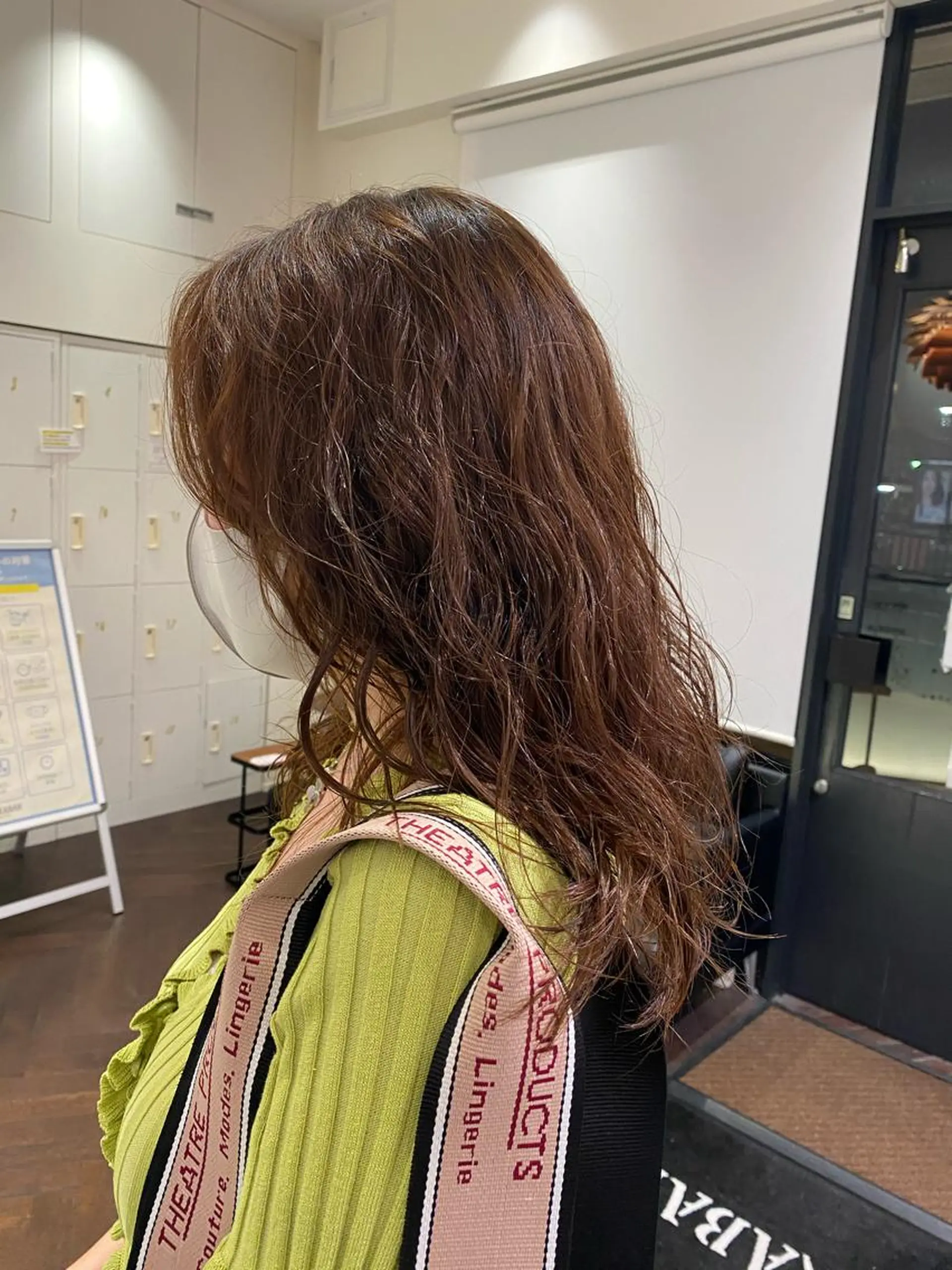 セミロング カラー パーマ 丸尾 沙弥香のヘアスタイル