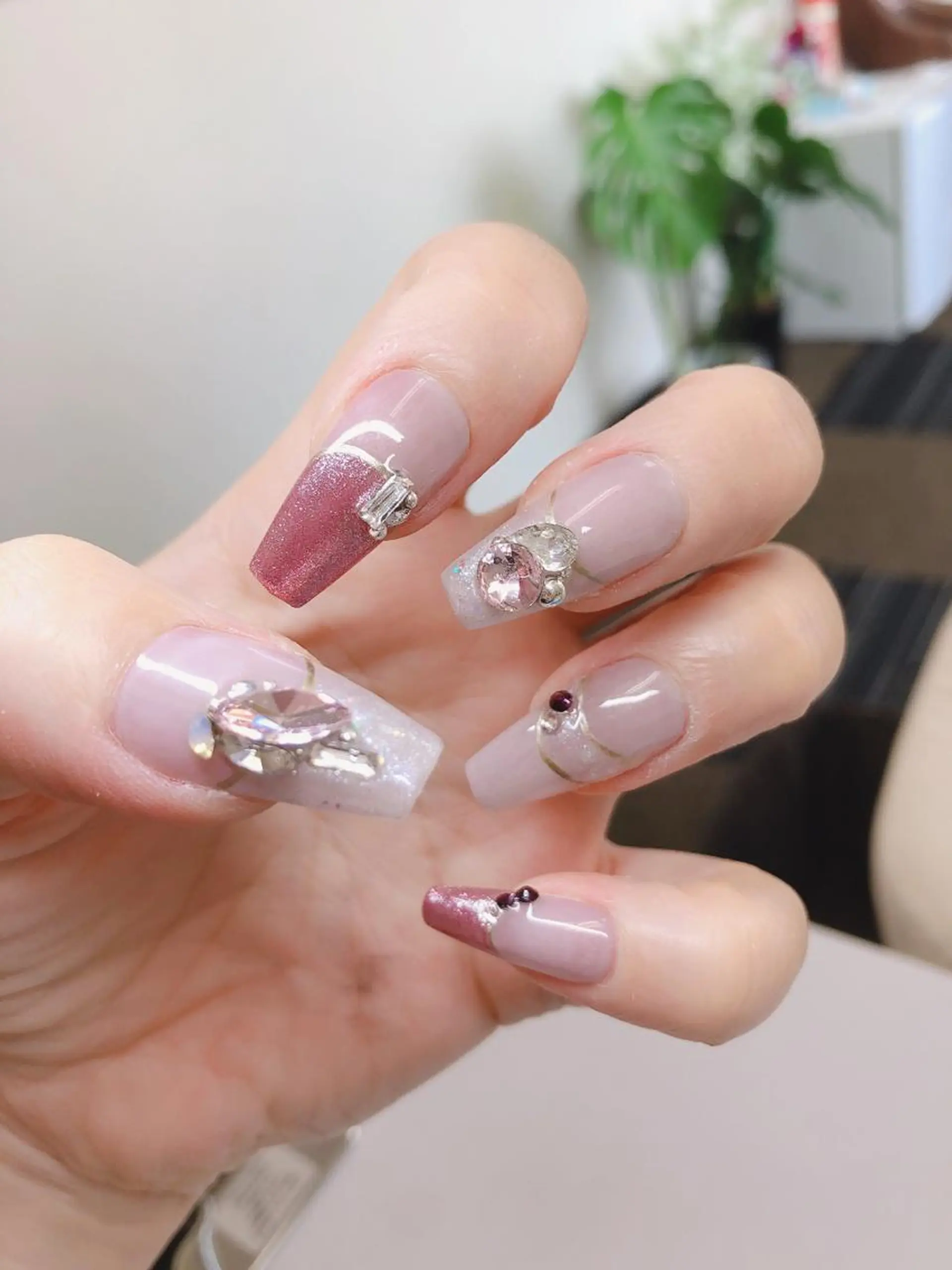 ネイル Flowerネイルサロン所属・. yukiのネイルデザイン