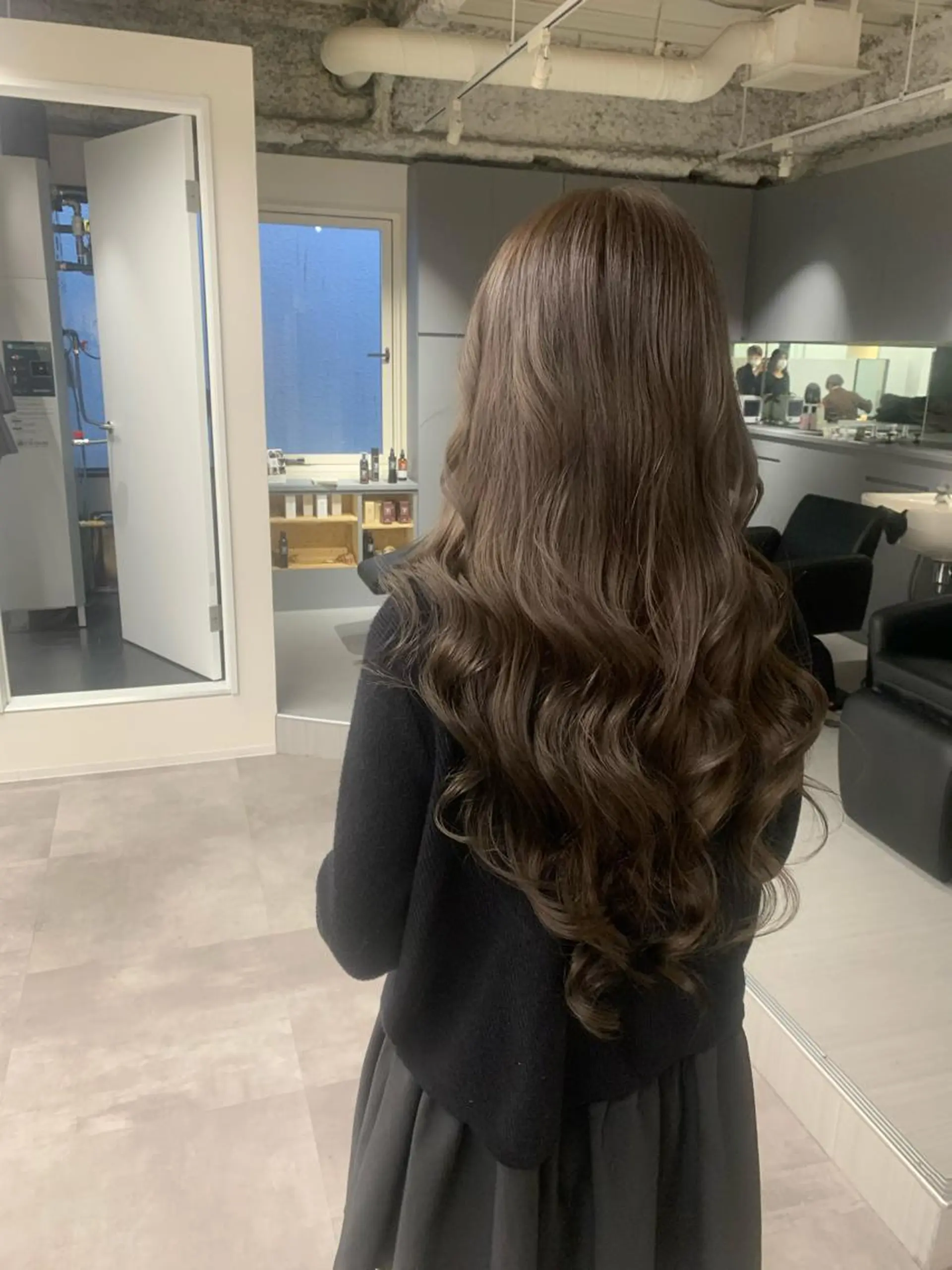 ロング アッシュ ハイライト 髪質改善 韓国風ヘア レイヤーカット ルーチェヘアー 北摂エリアNo.1のヘアスタイル