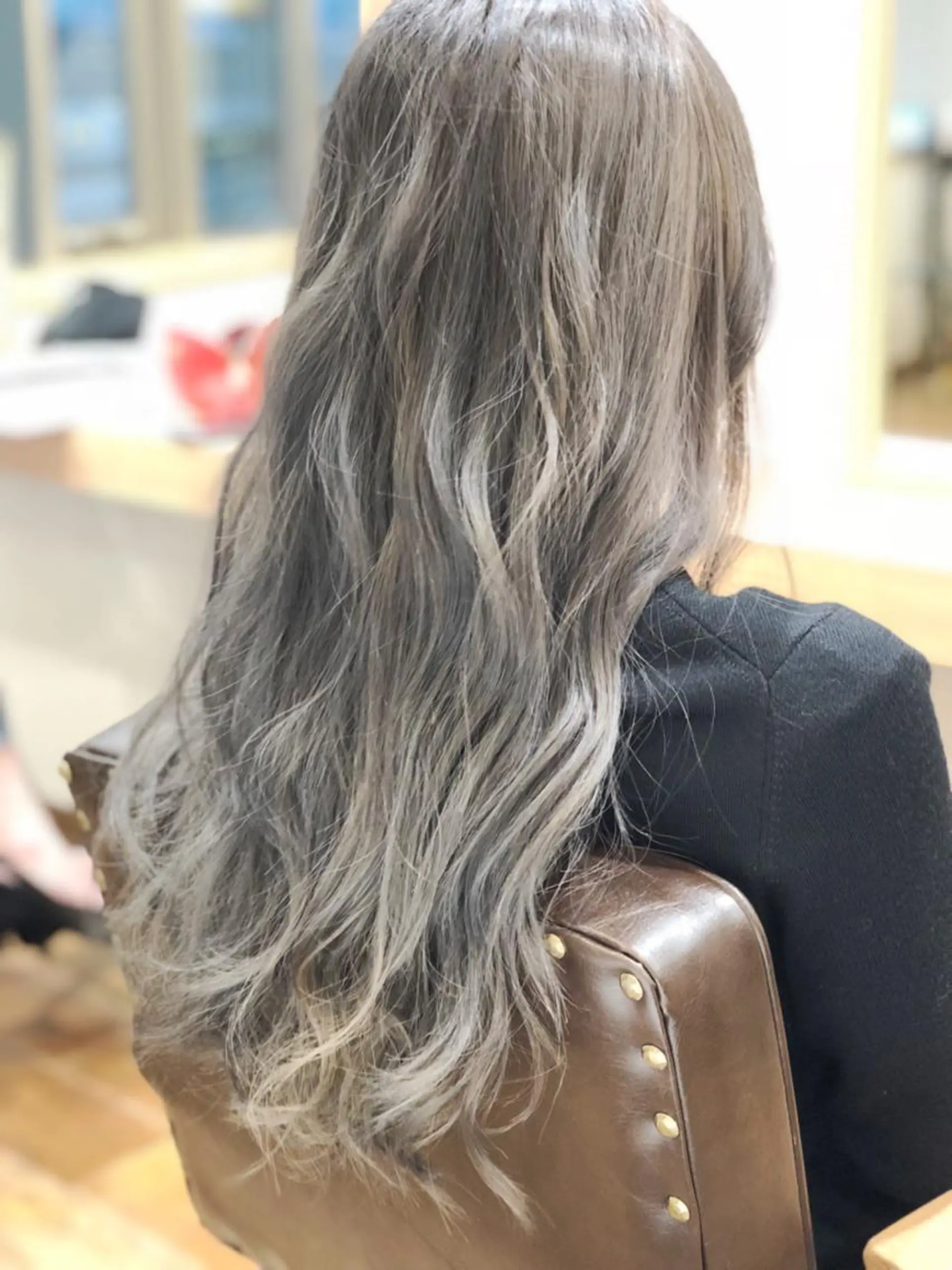 ロング カラー ダブルカラー 岡本 智次のヘアスタイル