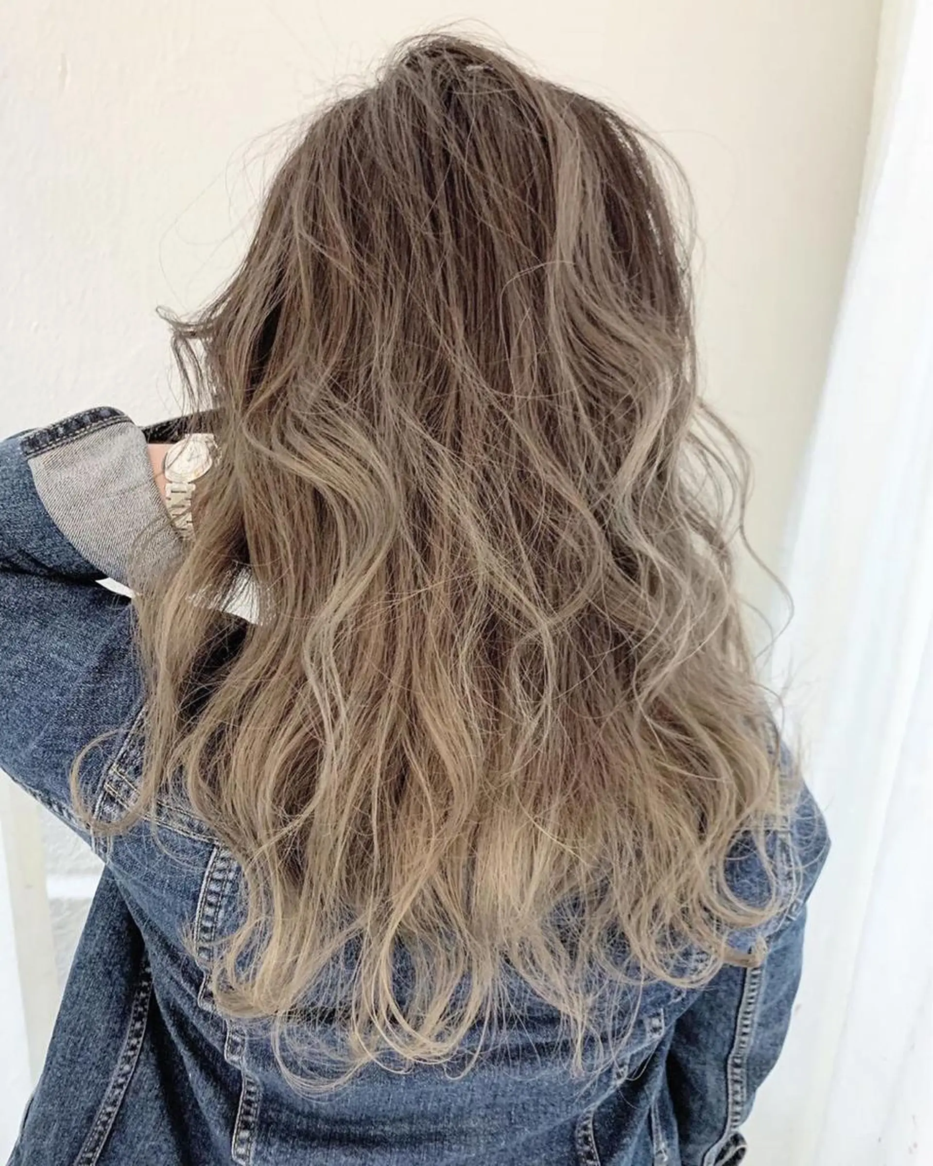 ミディアム レイヤーカット 川田くるみのヘアスタイル