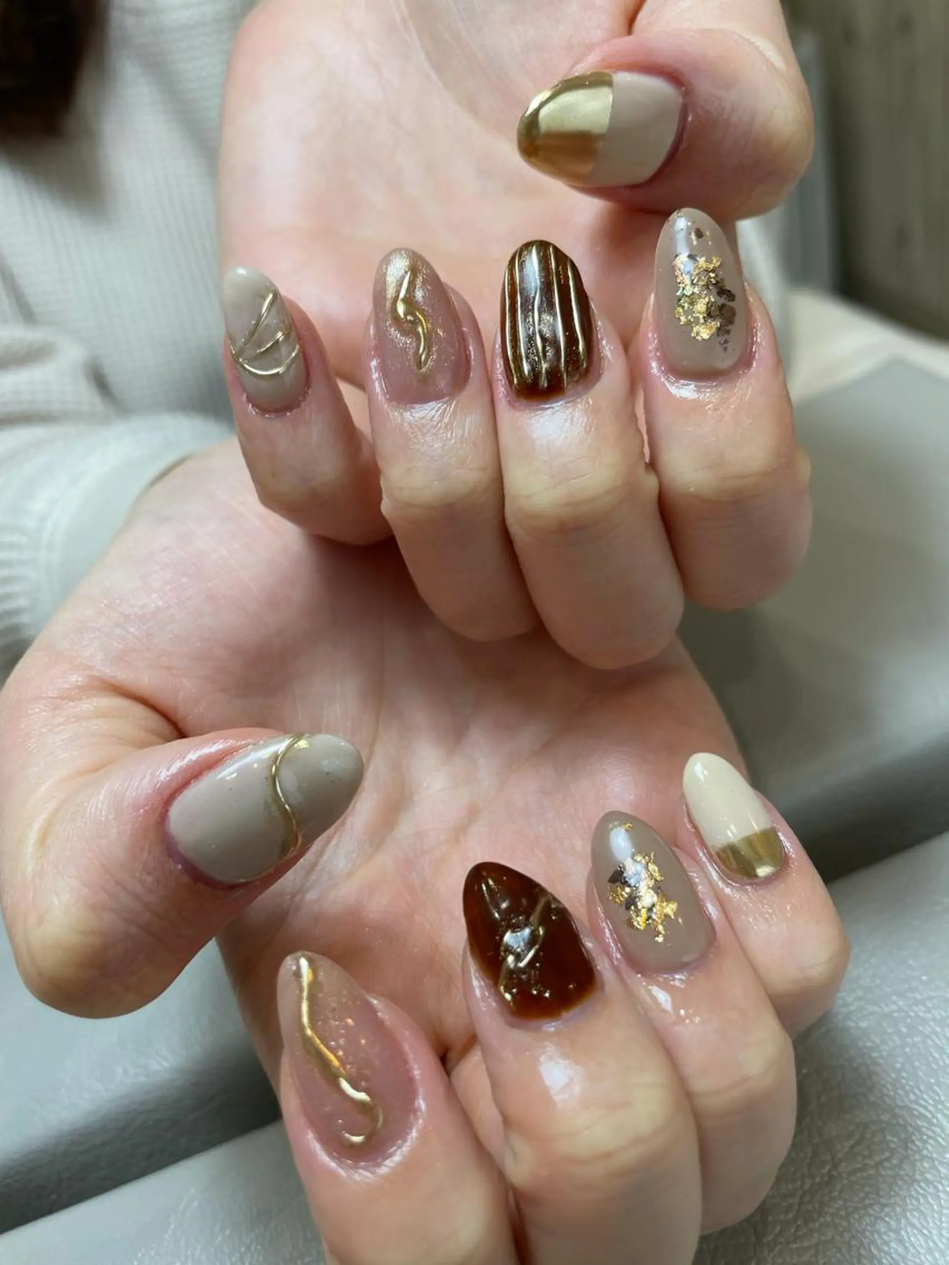 ネイル ブラウン ニュアンスネイル ハンドネイル maison de charme Beauté所属・Beaute IORIのネイルデザイン