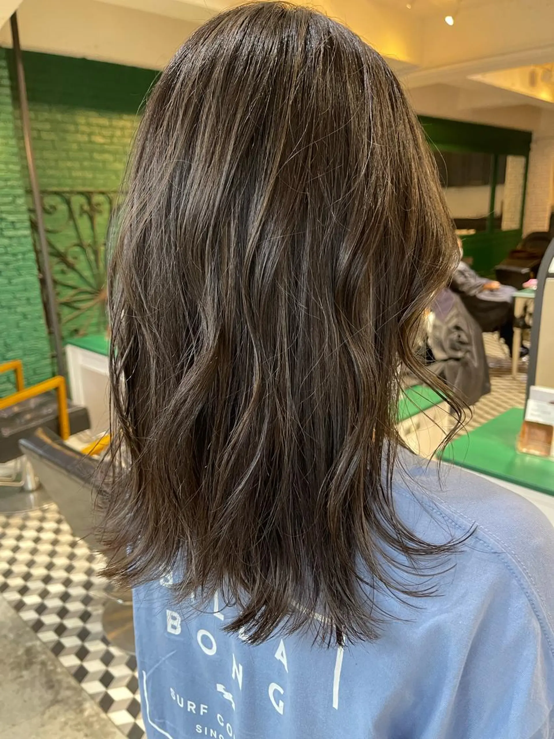 ミディアム カラー ベージュカラー オリーブベージュ ヘアカラー トリートメント &SONS 小林亨のヘアスタイル