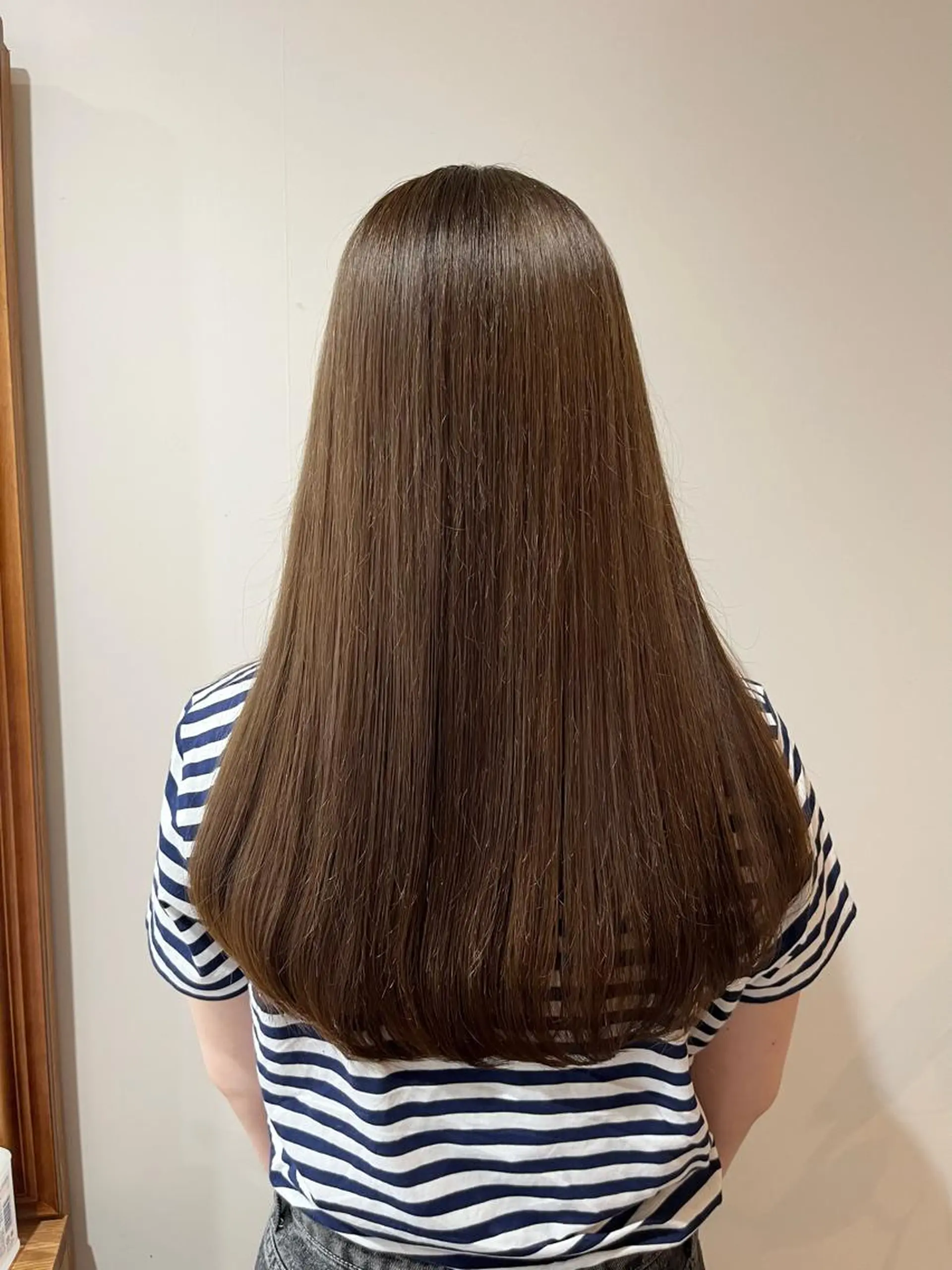 ロング カラー ベージュカラー 透明感カラー モカベージュ タケデ スズカのヘアスタイル
