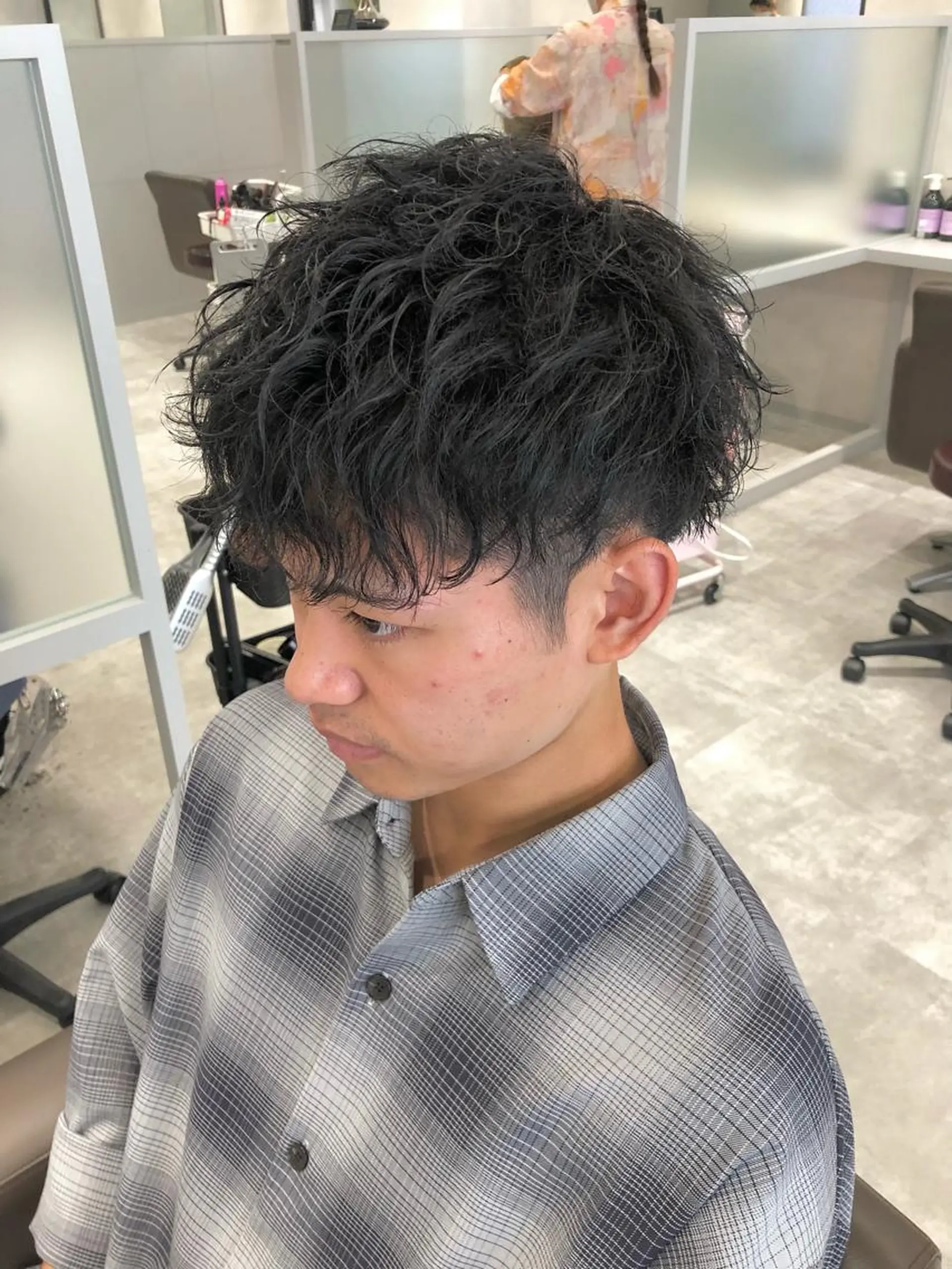 ショート カラー パーマ メンズ 関西センターパート メンズモデル募集のヘアスタイル