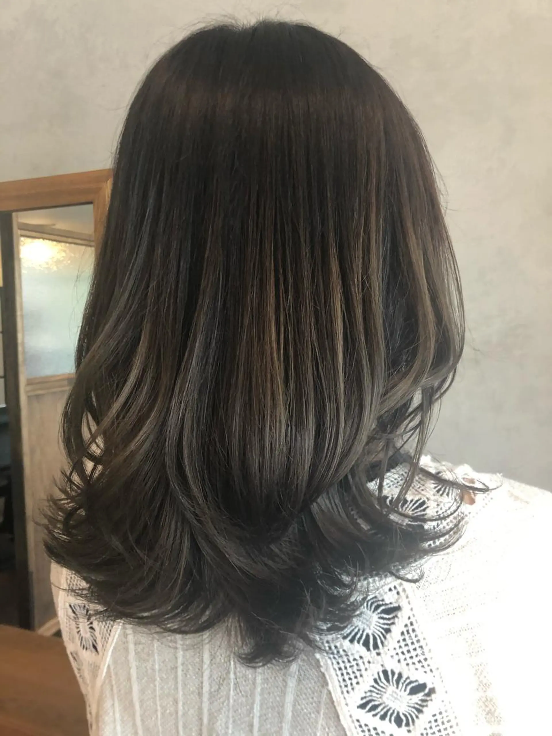 セミロング アッシュ レイヤーカット Hair&Make Nahoのマツエク・マツパデザイン