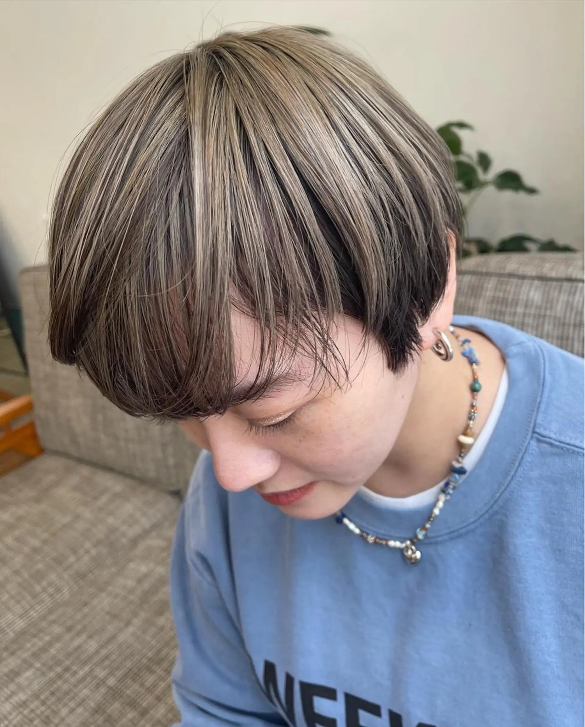 ショート カラー 💓パーマ，💗 レイヤーカットのヘアスタイル