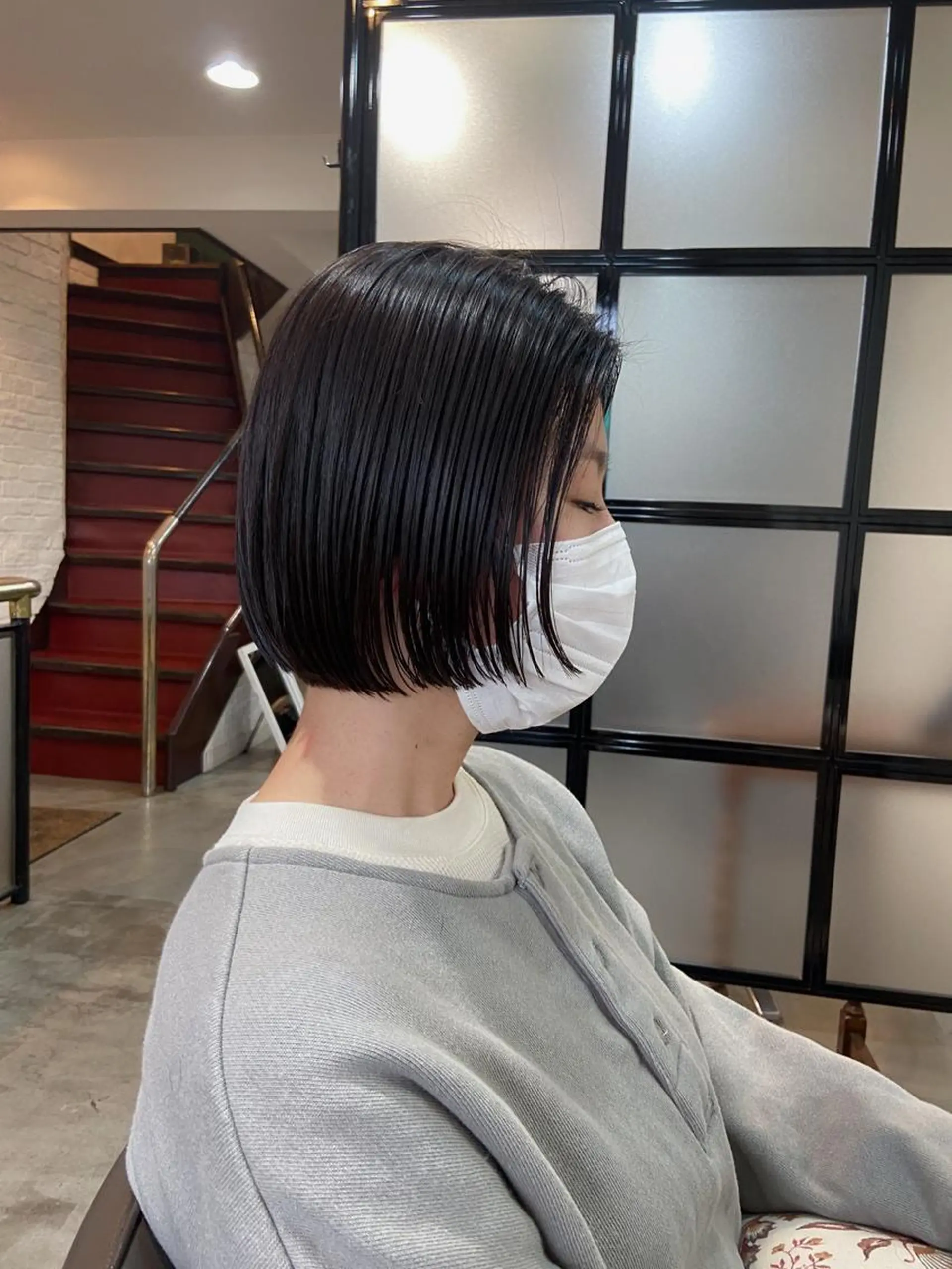 ショート カラー ボブ カット ヘアカラー トリートメント 吉川 愛美李のヘアスタイル