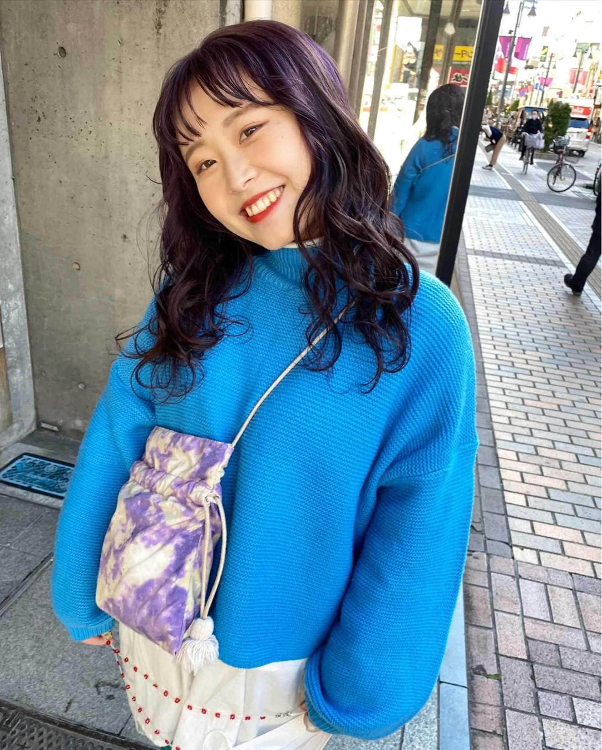 ロング カラー パーマ ヘアアレンジ メンズ キッズ ネイル mana 暖色カラーカットのヘアスタイル