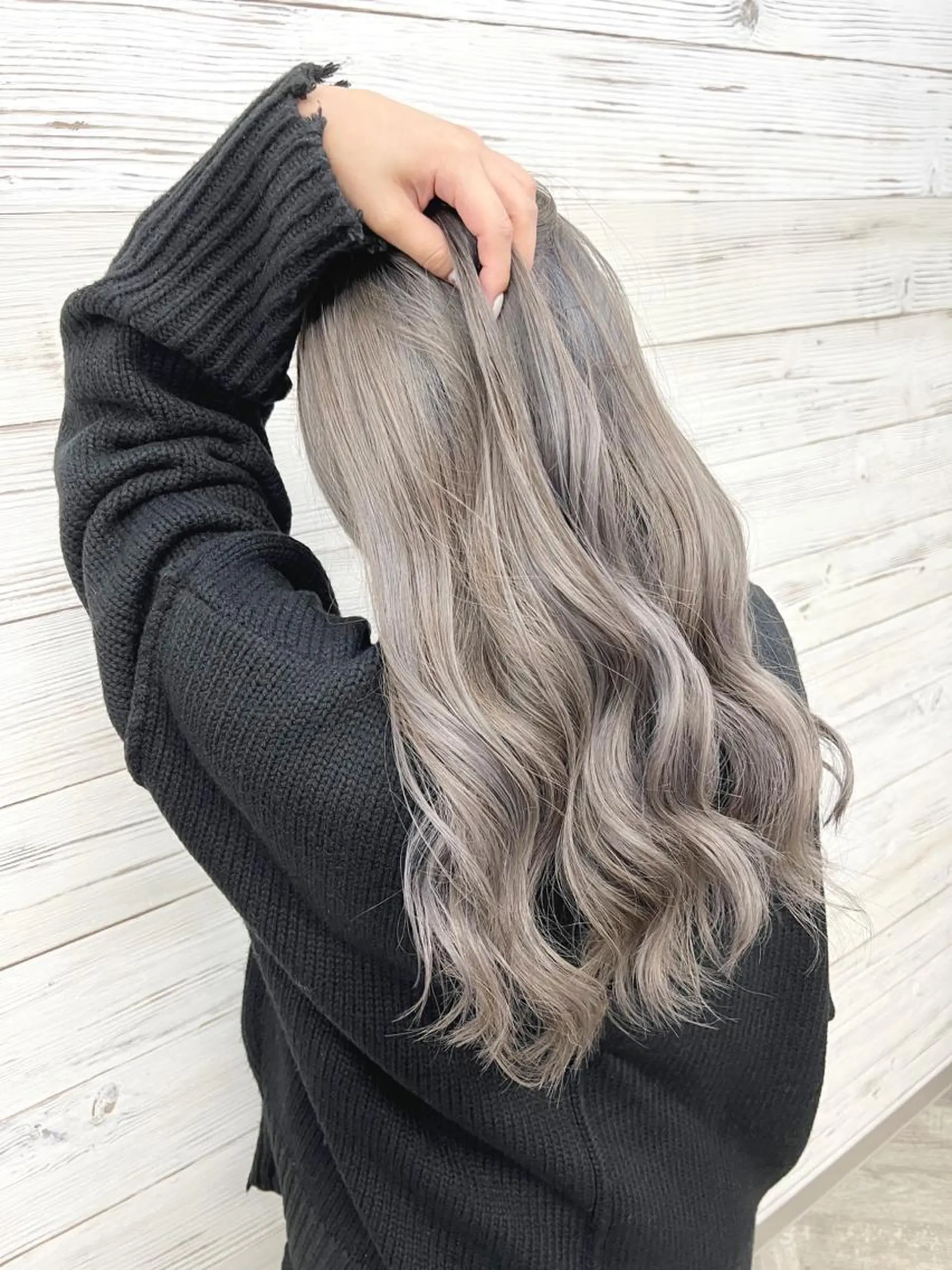 ロング カラー ヘアアレンジ アッシュ アッシュグレー アッシュグレージュ ブリーチ ケアブリーチ ヘアカラー エクステ 枝毛カット&髪質改善 満足NO.1岡しゃんのヘアスタイル