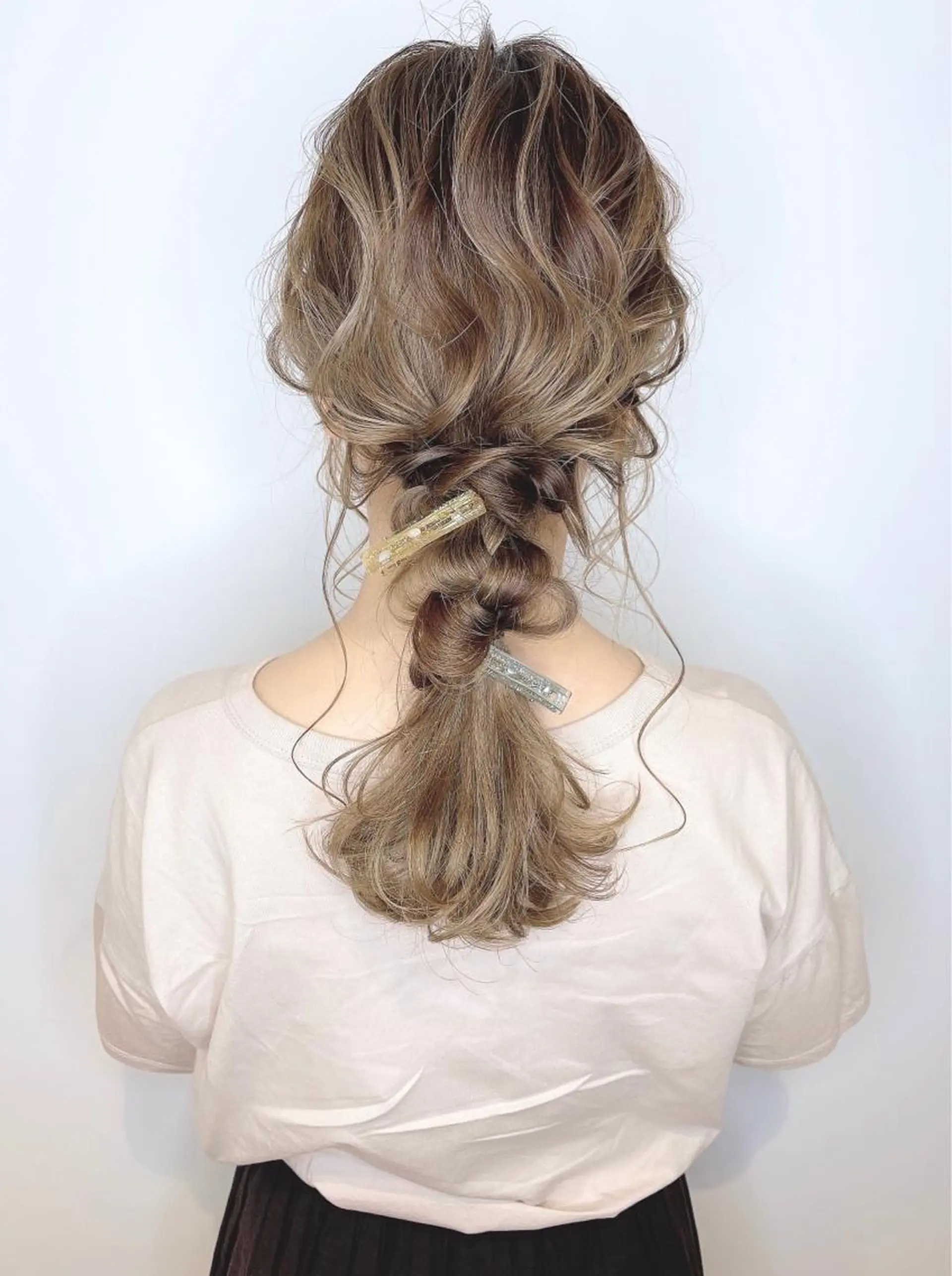 セミロング カラー ヘアアレンジ ベージュカラー ブリーチ 透明感カラー カット ヘアカラー トリートメント 縞田 健一のヘアスタイル