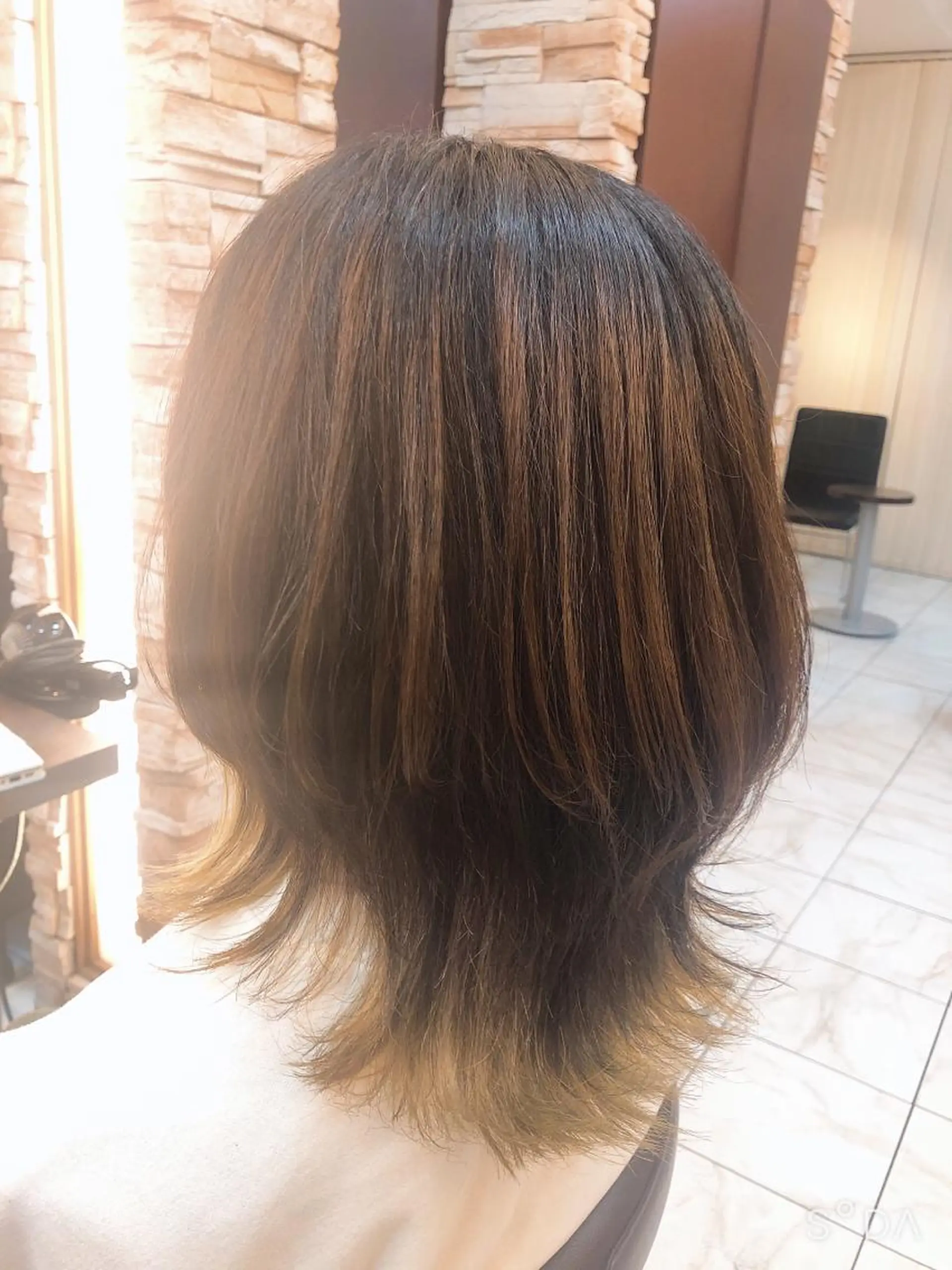 ミディアム レイヤーカット ウルフカット 垢抜け透明感カラー 🌻篠崎梓🌻のヘアスタイル