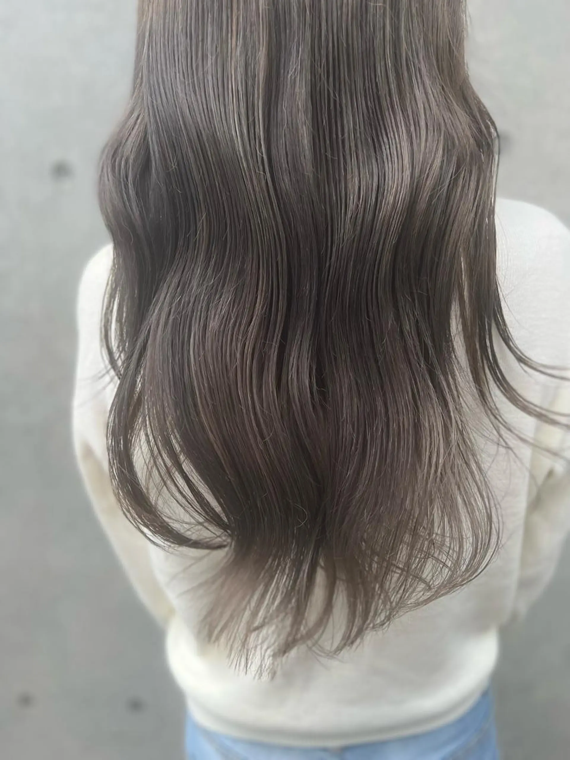 ロング カラー ブリーチ グレージュ シルバー シルバーグレージュ カット ヘアカラー 誰より丁寧なカット/ 小林輝/レイヤーのヘアスタイル