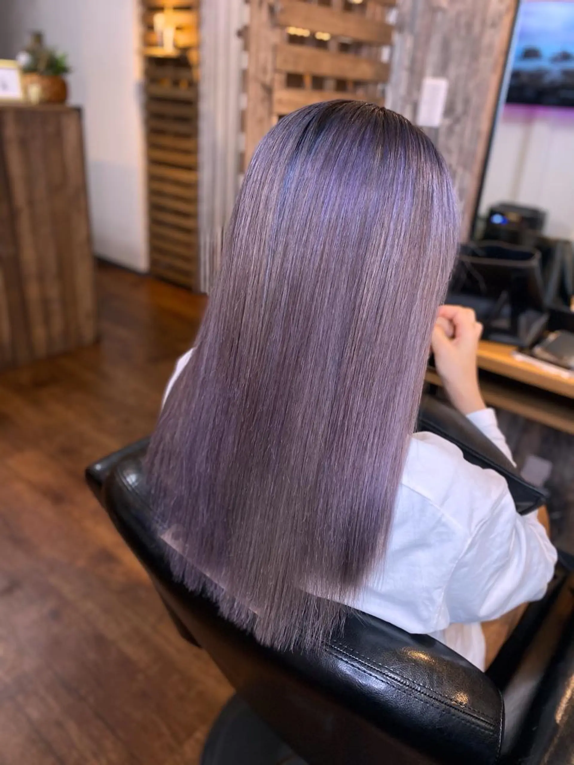 ロング カラー ブリーチ パープルカラー カット ヘアカラー トリートメント Luzir⭐︎ GEN⭐︎のヘアスタイル