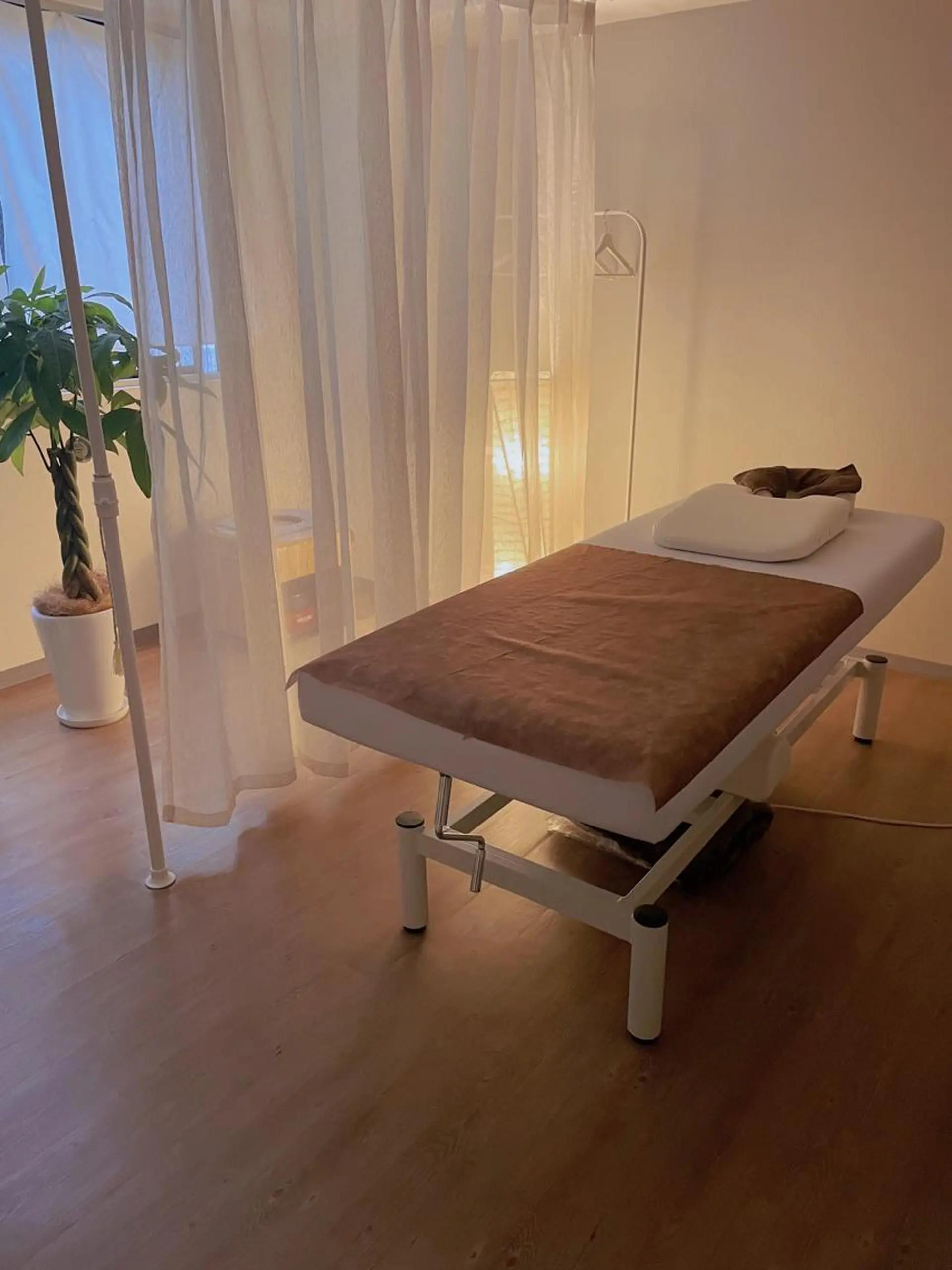 整体｜リンパ｜足つぼ ｜よもぎ蒸し｜足薬湯のエステ・リラクイメージ