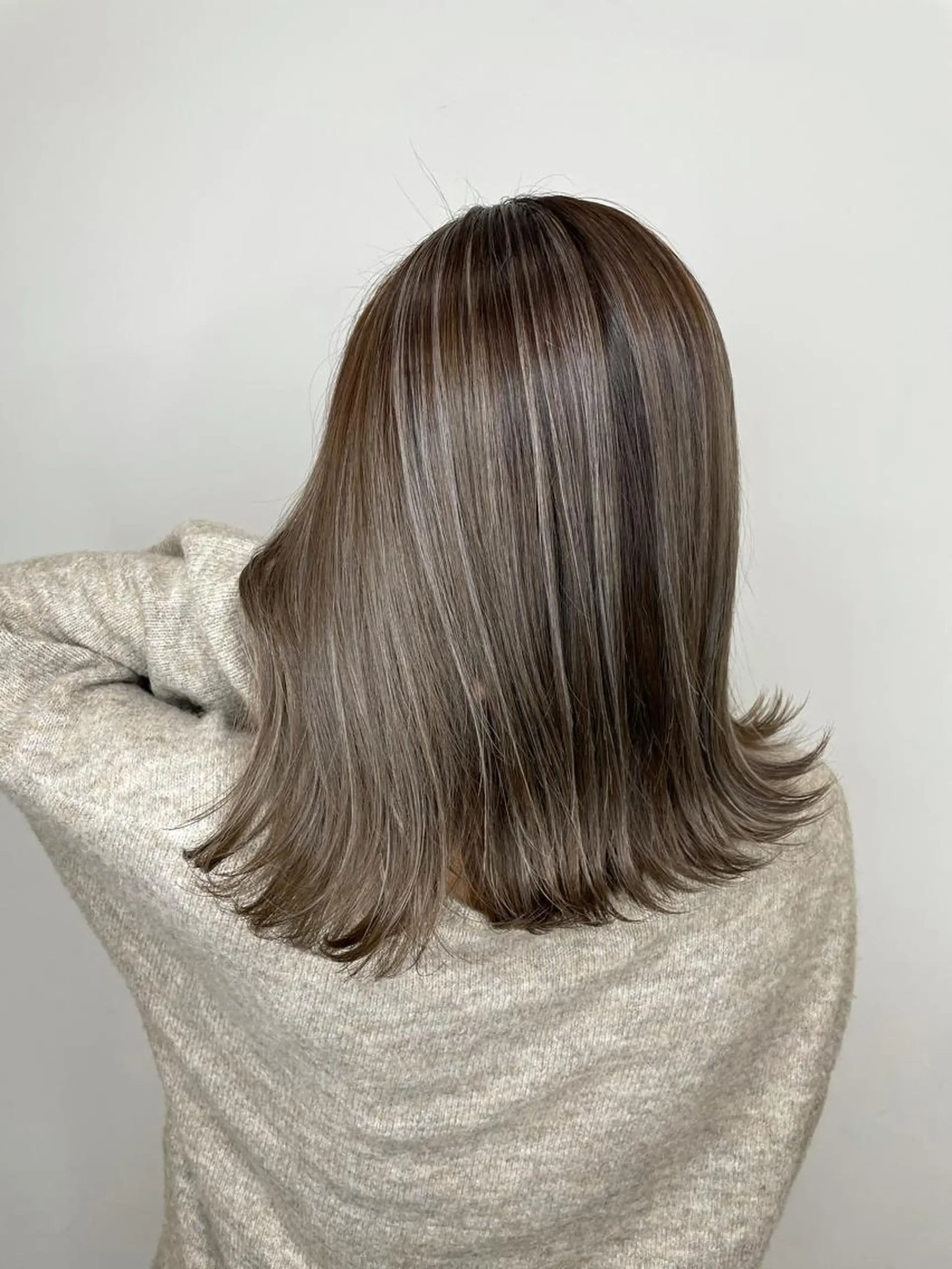 ミディアム 手島 カミラのヘアスタイル