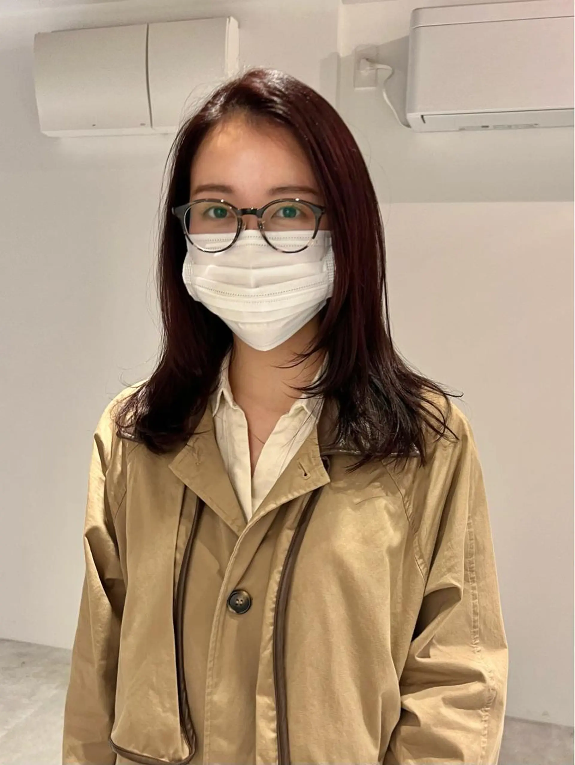 ミディアム カラー ブラウンカラー ピンクカラー ピンクブラウン 顔まわりレイヤー レイヤーカット io濱川 遥のヘアスタイル