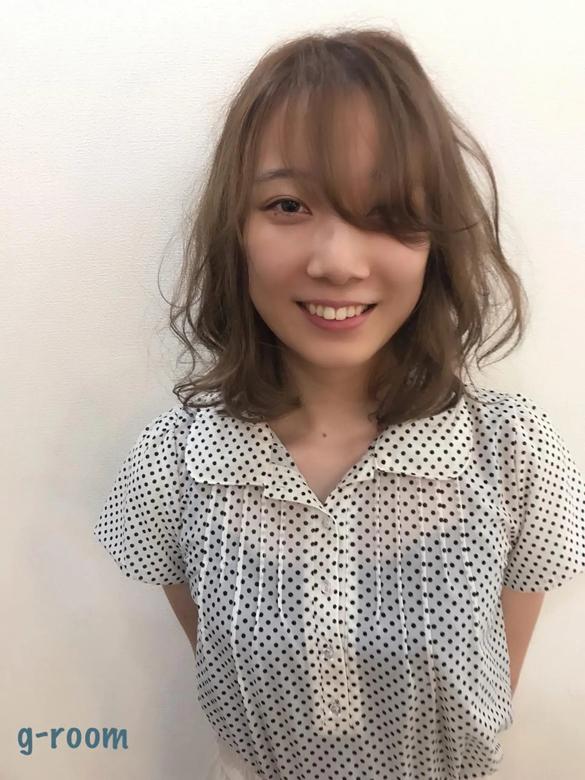 ミディアム カラー ブリーチ グレージュ ヘアカラー トリートメント 大山 雅矢のヘアスタイル