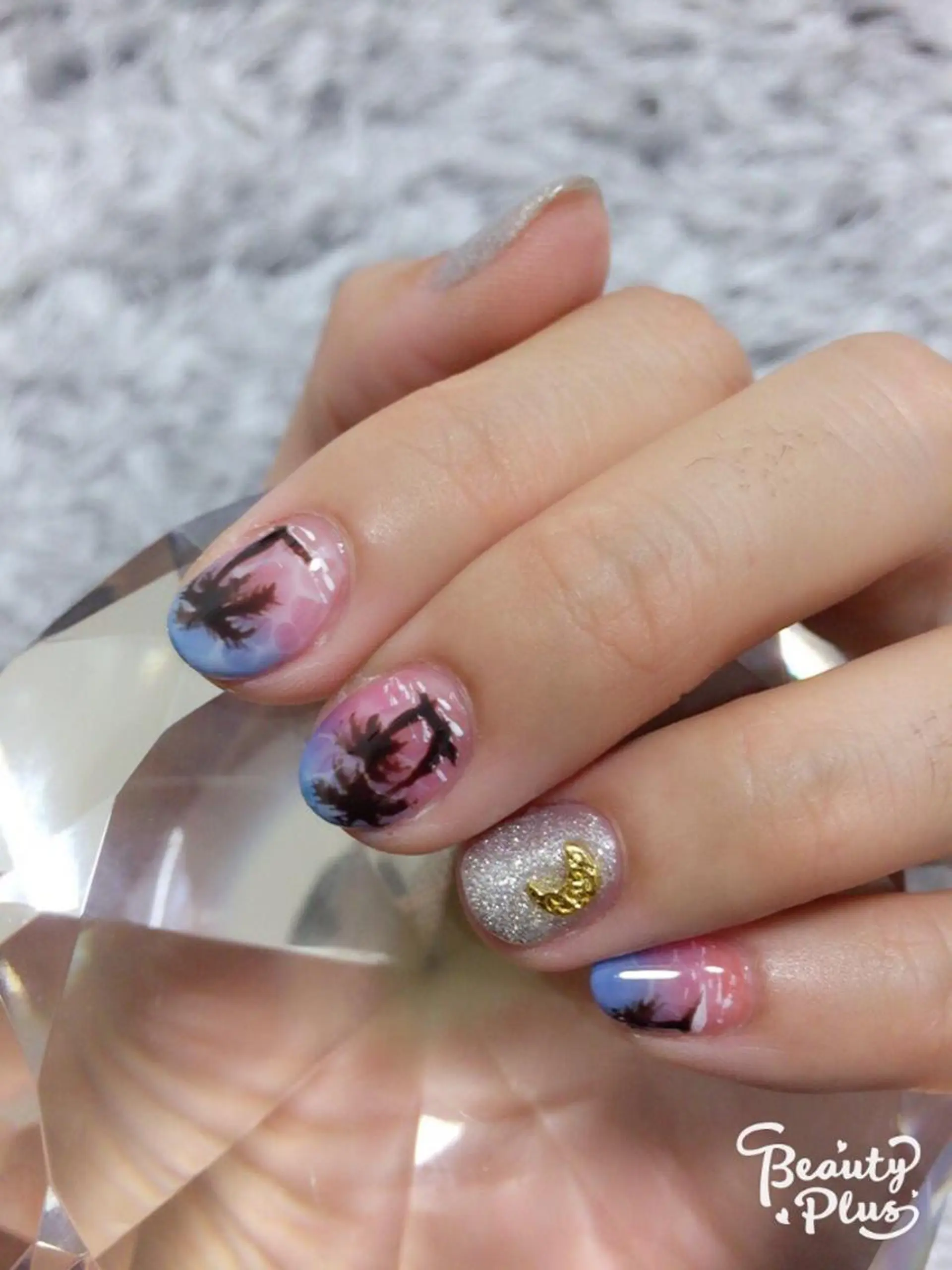 ネイル 夏ネイル 心と体が整う腸活 サロン ラクシュミーのエステ・リラクイメージ