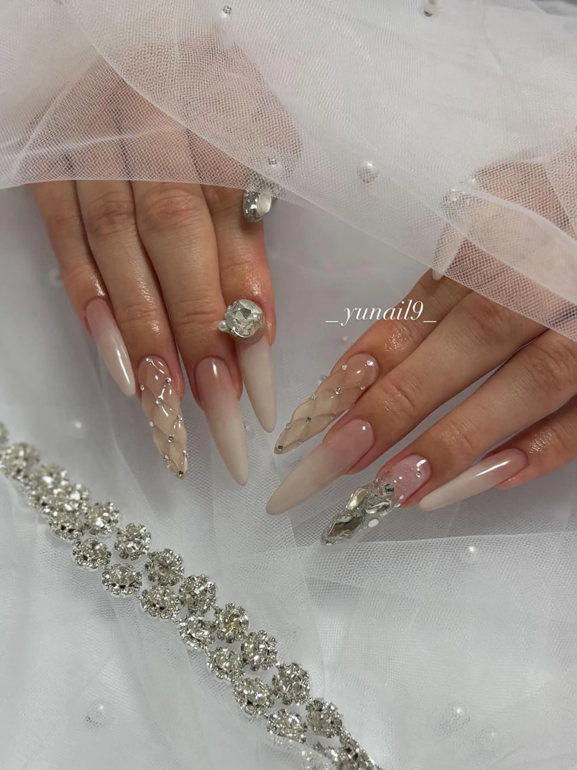 ネイル オーロラネイル ボルドー クリアネイル フラッシュネイル フットネイル メラク難波/長さだし パラジェルフィルインのネイルデザイン