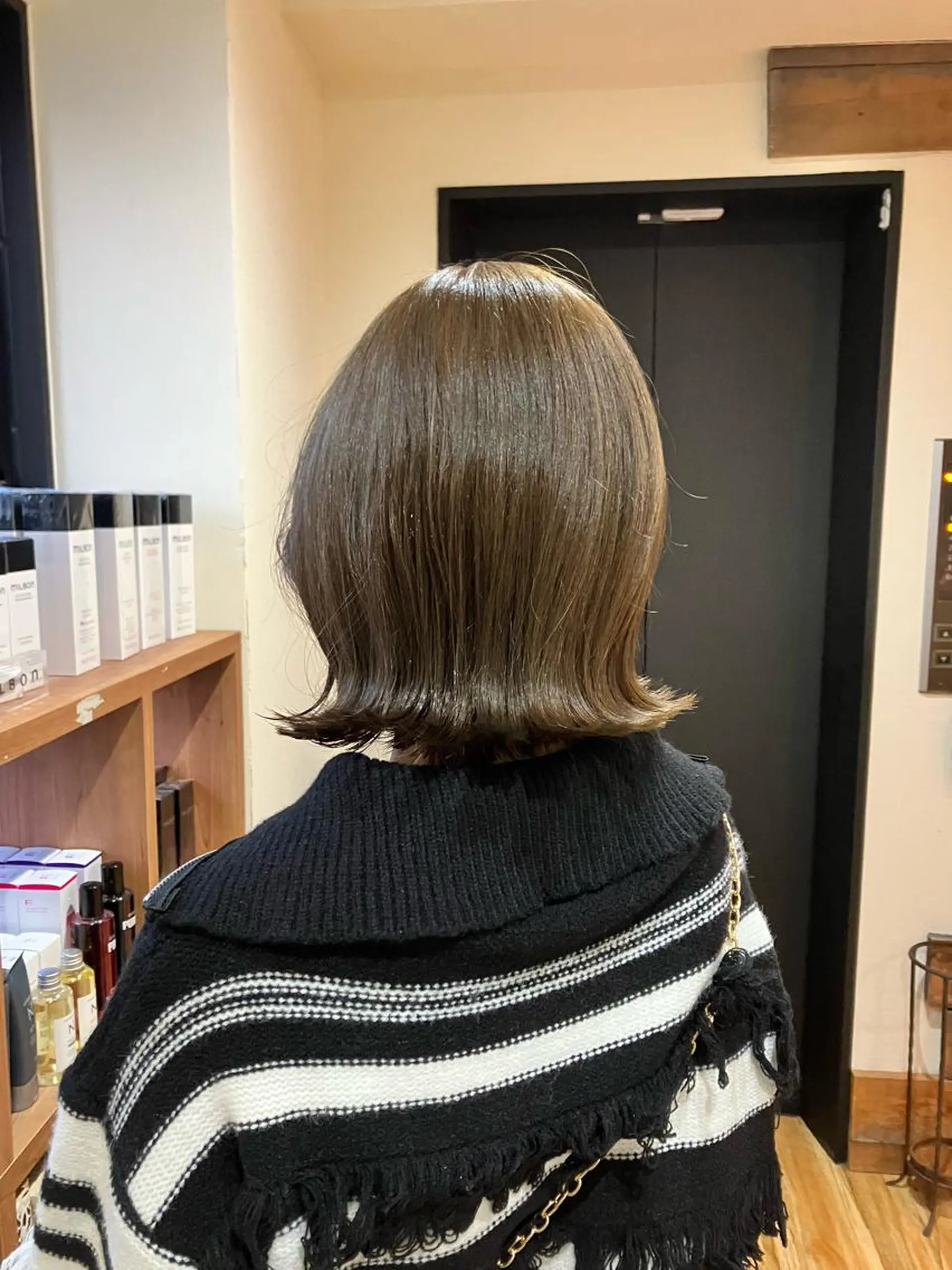 ショート カラー アディクシーカラー ベージュカラー グレージュ ハイライトカラー ハイトーンカラー ヘアカラー 梅山 美侑のヘアスタイル