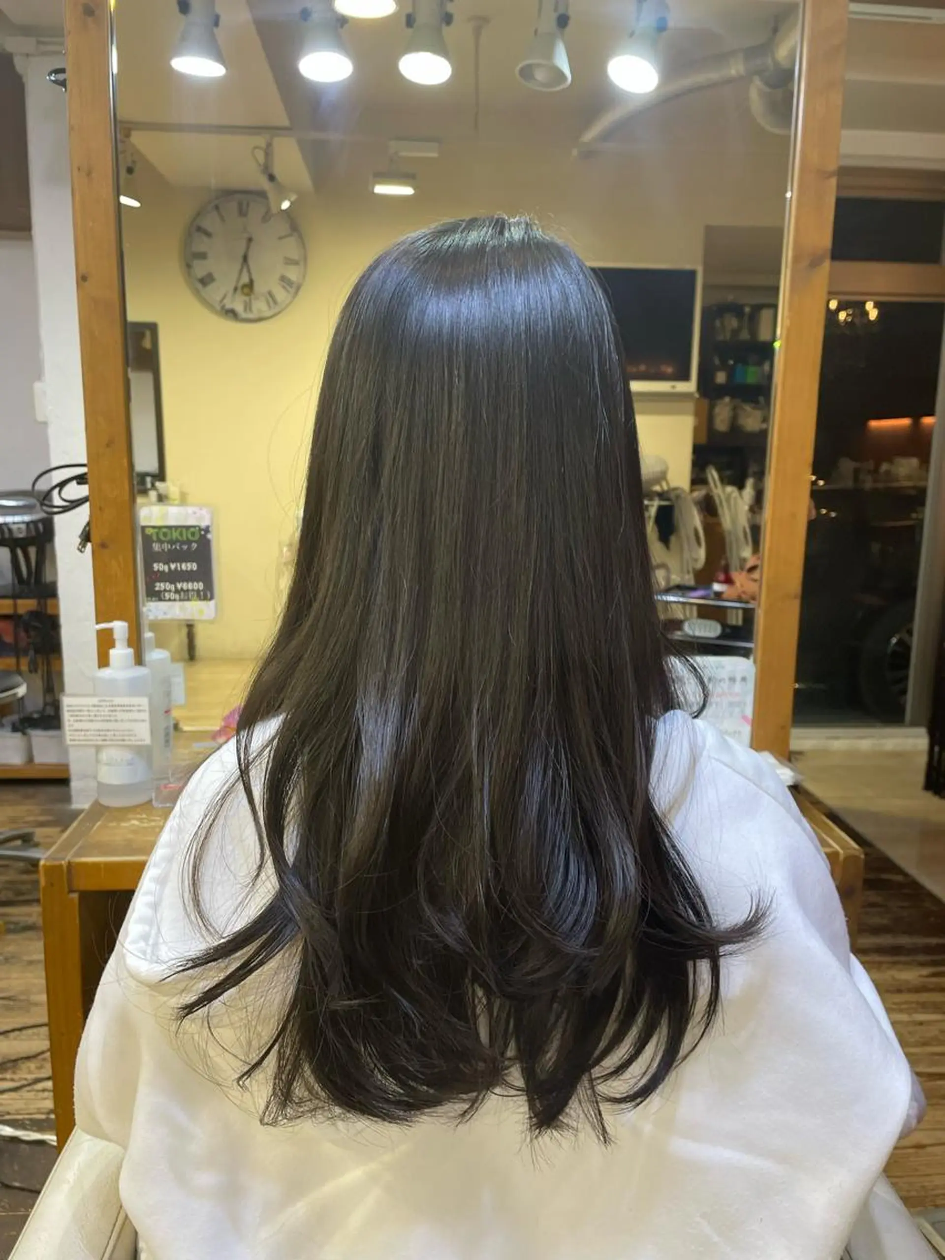 セミロング レイヤーカット 山木 裕子のヘアスタイル