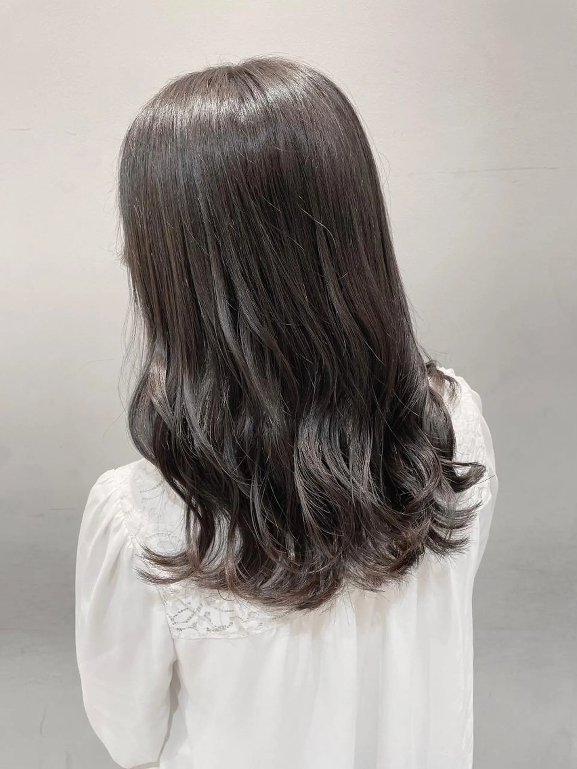 セミロング カラー アッシュ アッシュブラック 黒髪 ブリーチ 透明感カラー カット ヘアカラー トリートメント 🦖鶴岡香純🦖 5/1から復帰しますのヘアスタイル