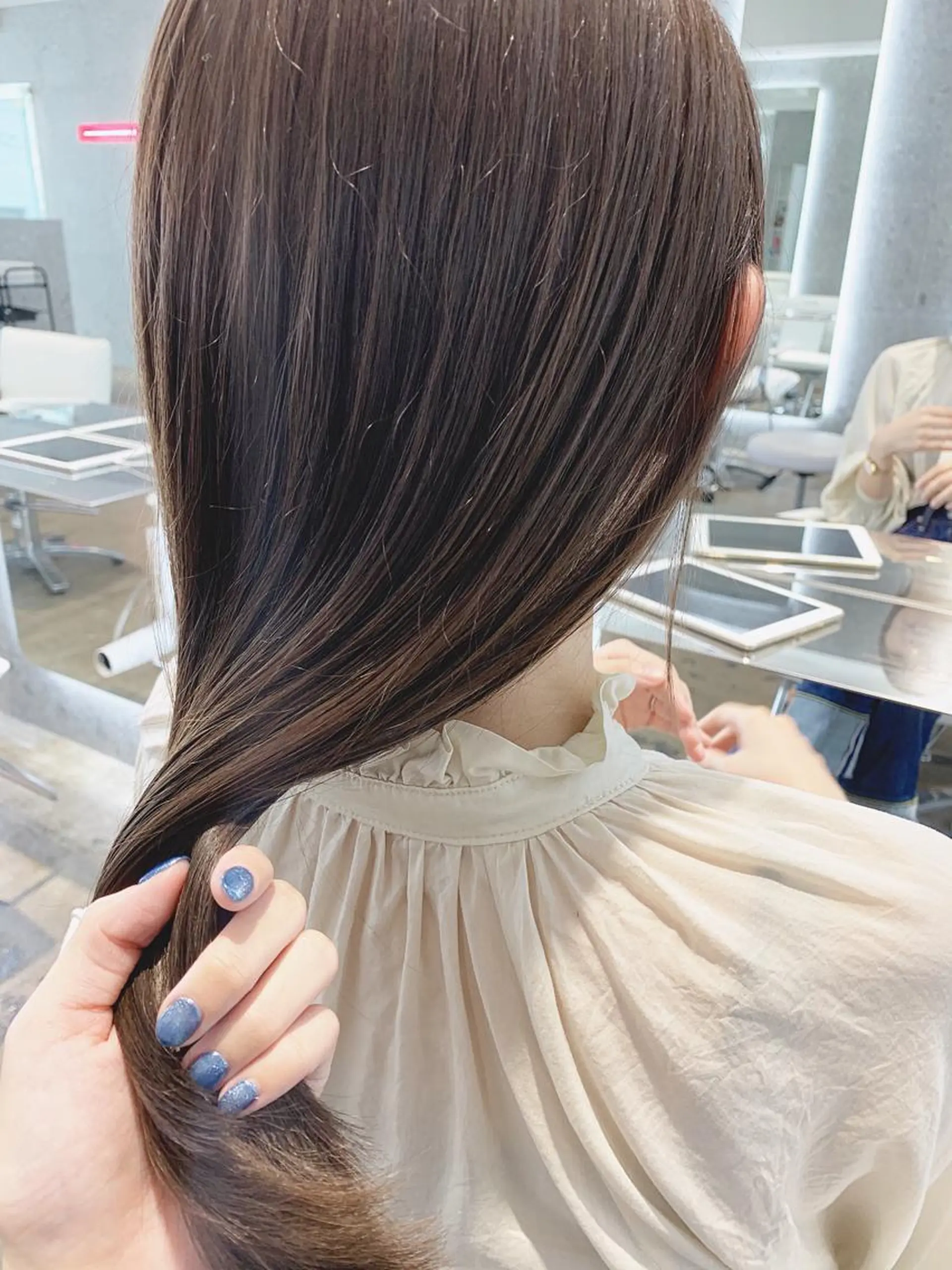 セミロング カラー ブリーチ 透明感カラー ブリーチなしカラー カット ヘアカラー トリートメント 山下 千明のヘアスタイル