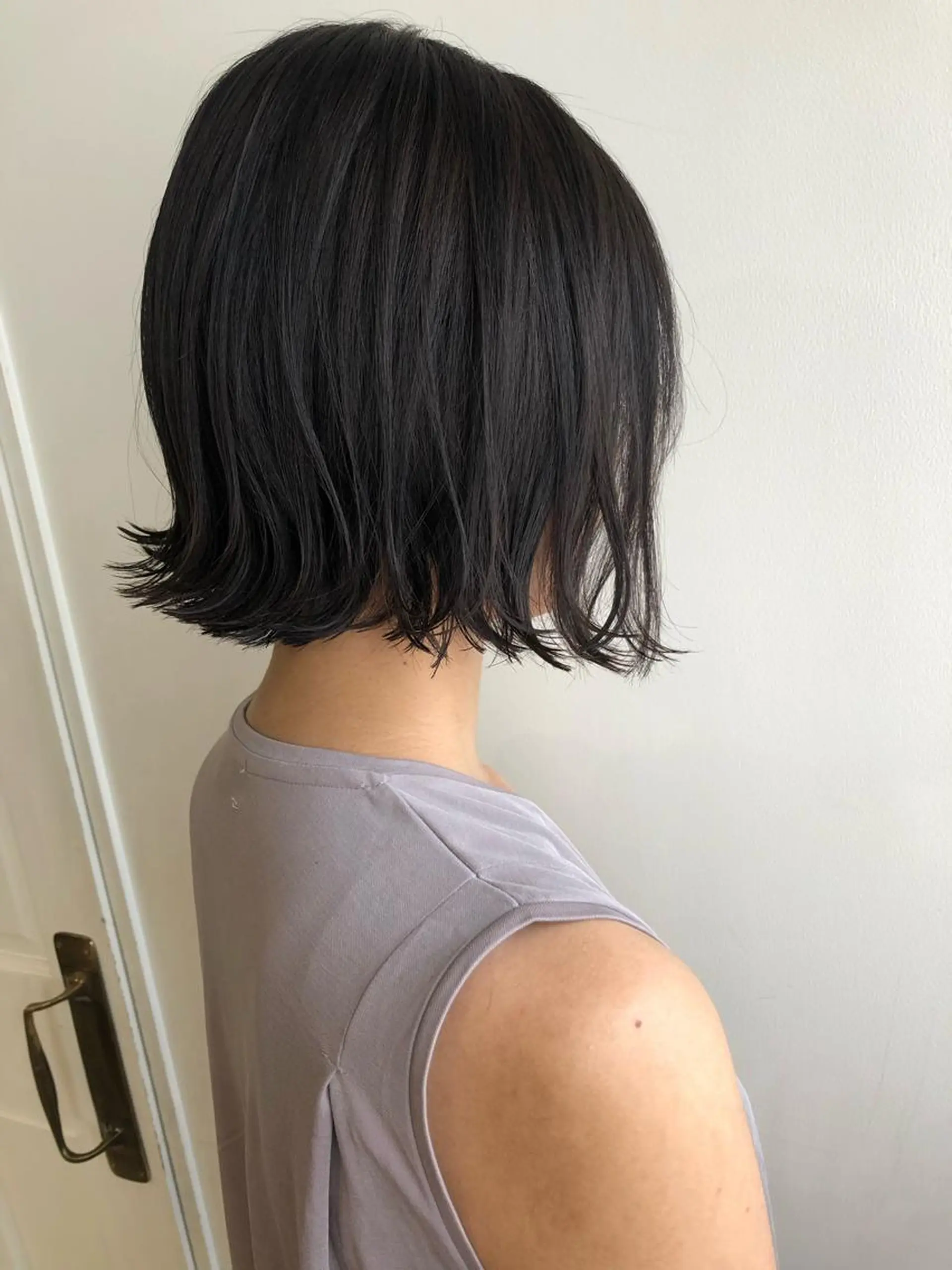 ショート カラー MIOベージュカラー 柔らかいカラーのヘアスタイル