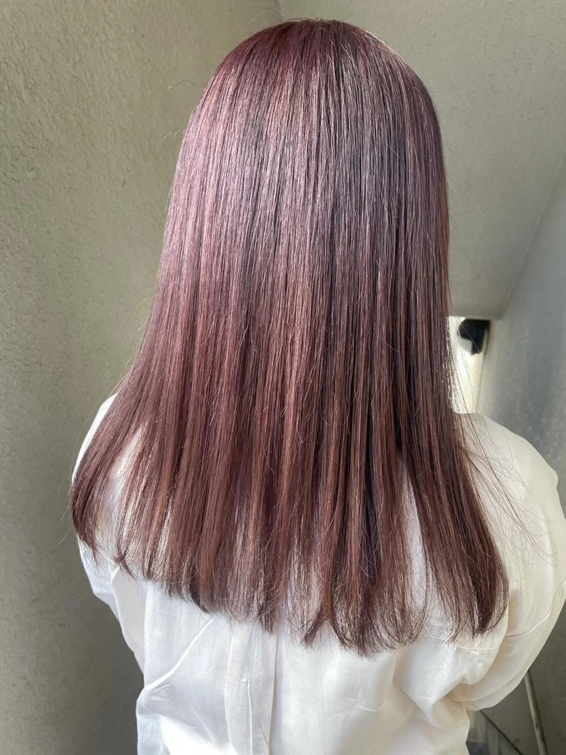 セミロング カラー ブリーチ パープルカラー 奥野 紗弓のヘアスタイル